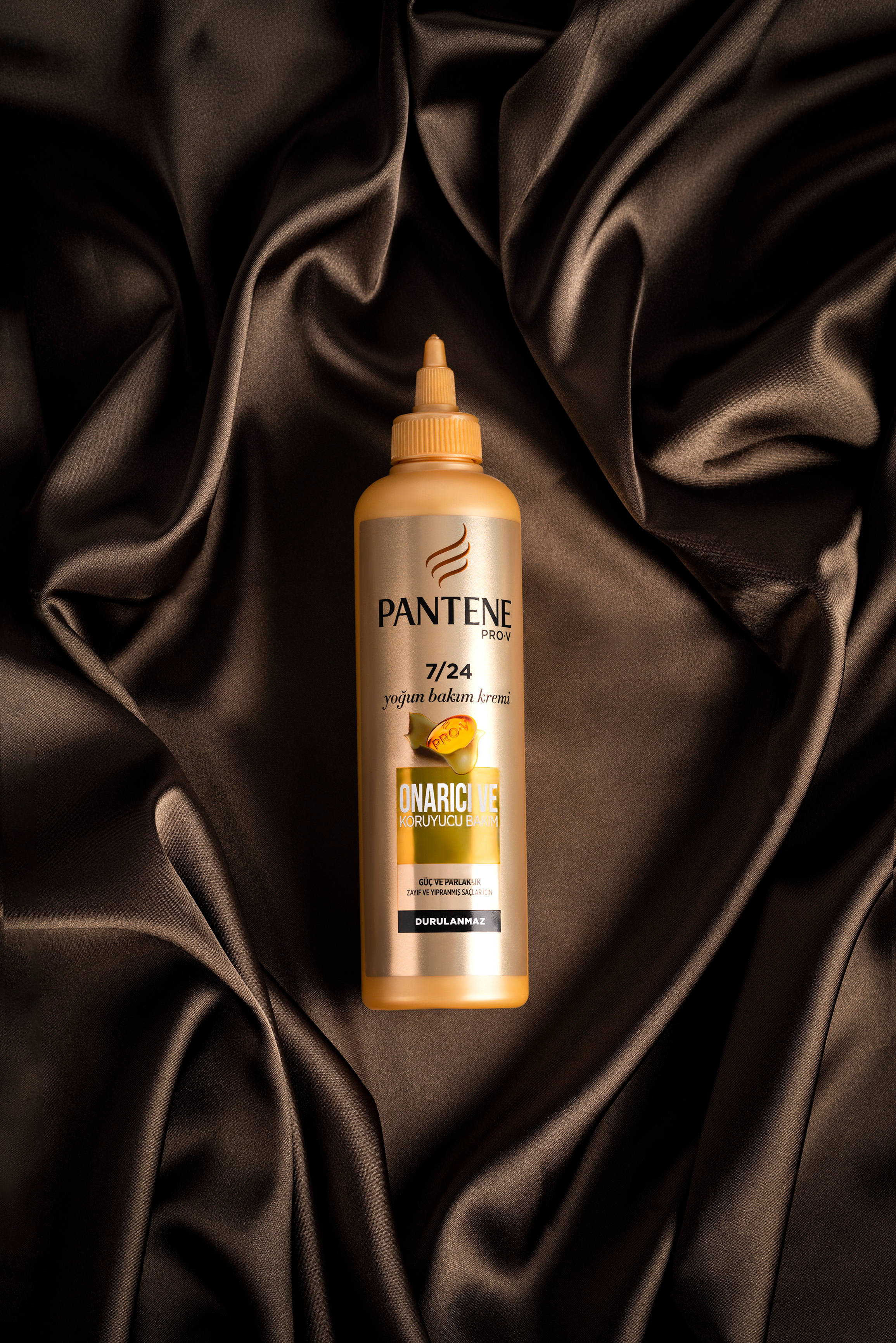Pantene บนผ้าสีน้ำตาล iPad Pro วอลเปเปอร์