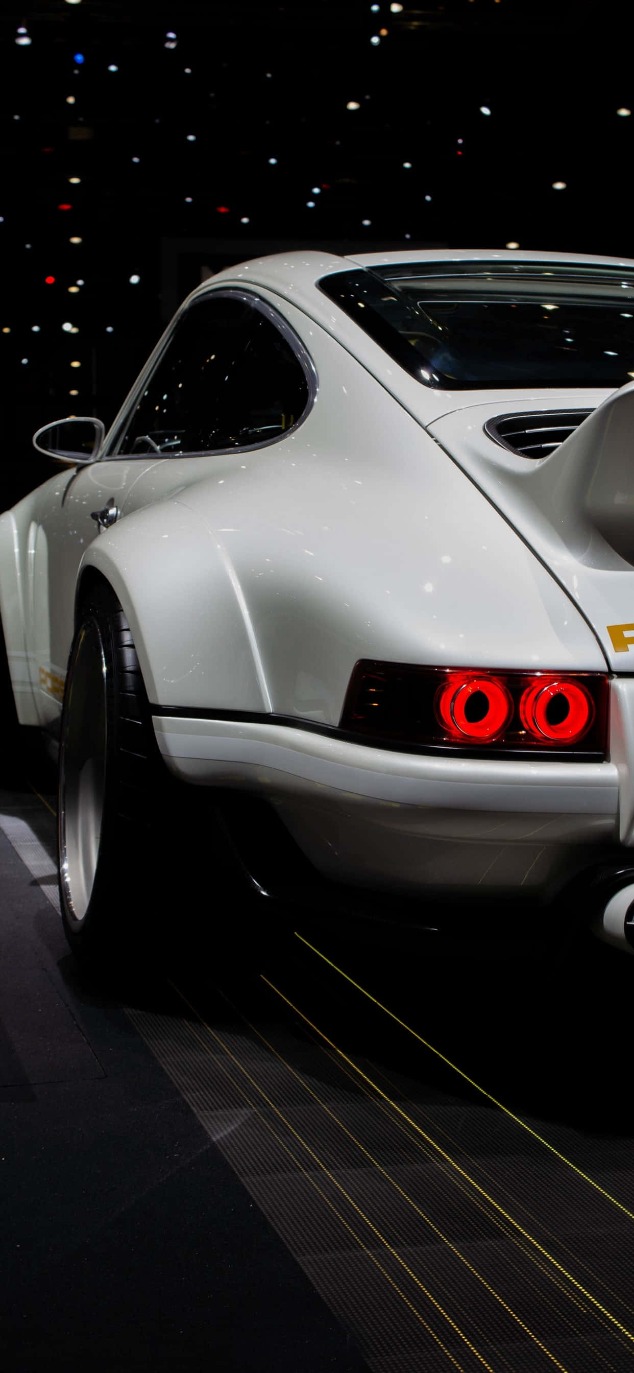 ความเร็วและความระทึกของ Project Cars 2 บน iPhone Xs Max วอลเปเปอร์