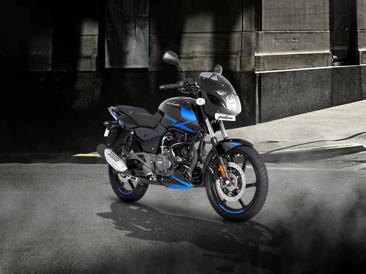 Pulsar 150 บนพื้นถนน วอลเปเปอร์