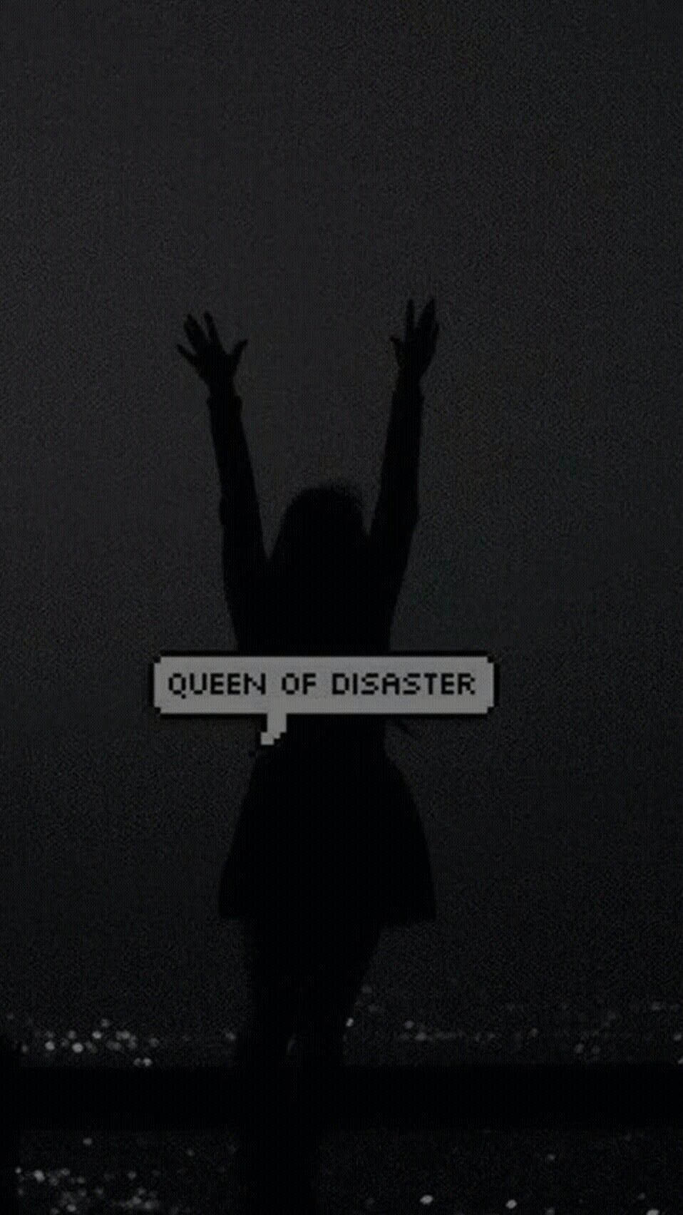 Queen Of Disaster บนพื้นหลังสีดำ สำหรับมือถือแนวอินดี้ วอลเปเปอร์
