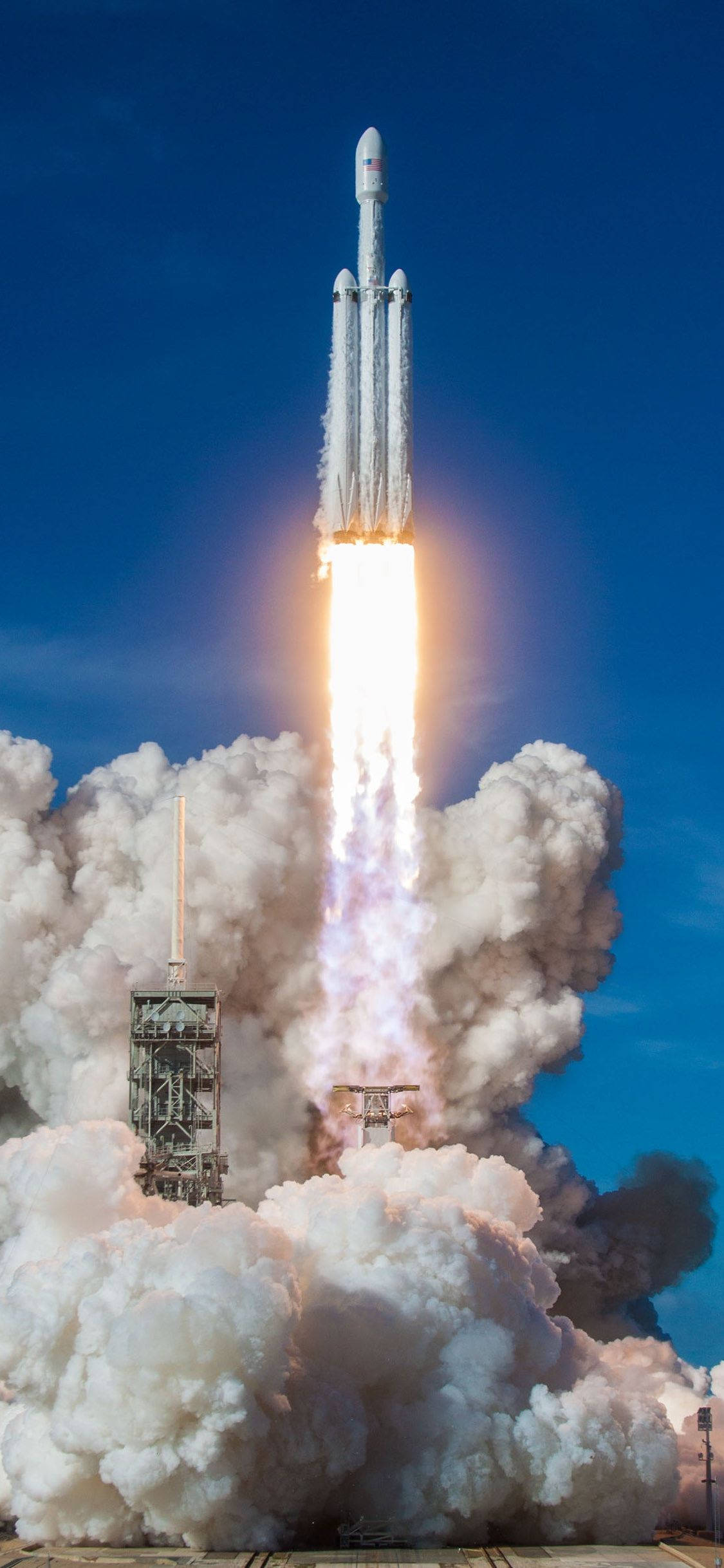 SpaceX Falcon Heavy ปล่อยจรวด วอลเปเปอร์