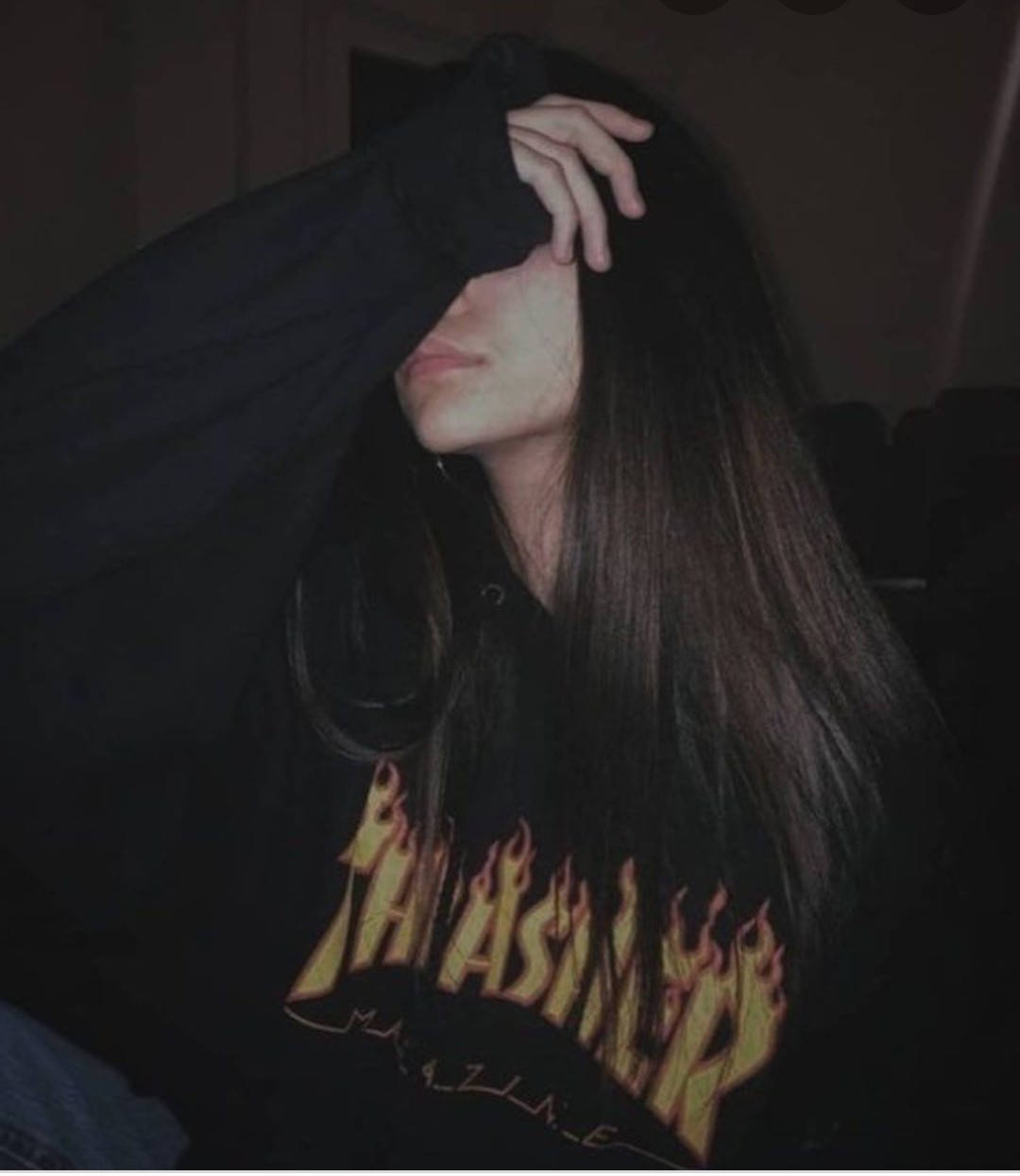 ความมั่นใจสงบในเสื้อฮู้ด Thrasher วอลเปเปอร์