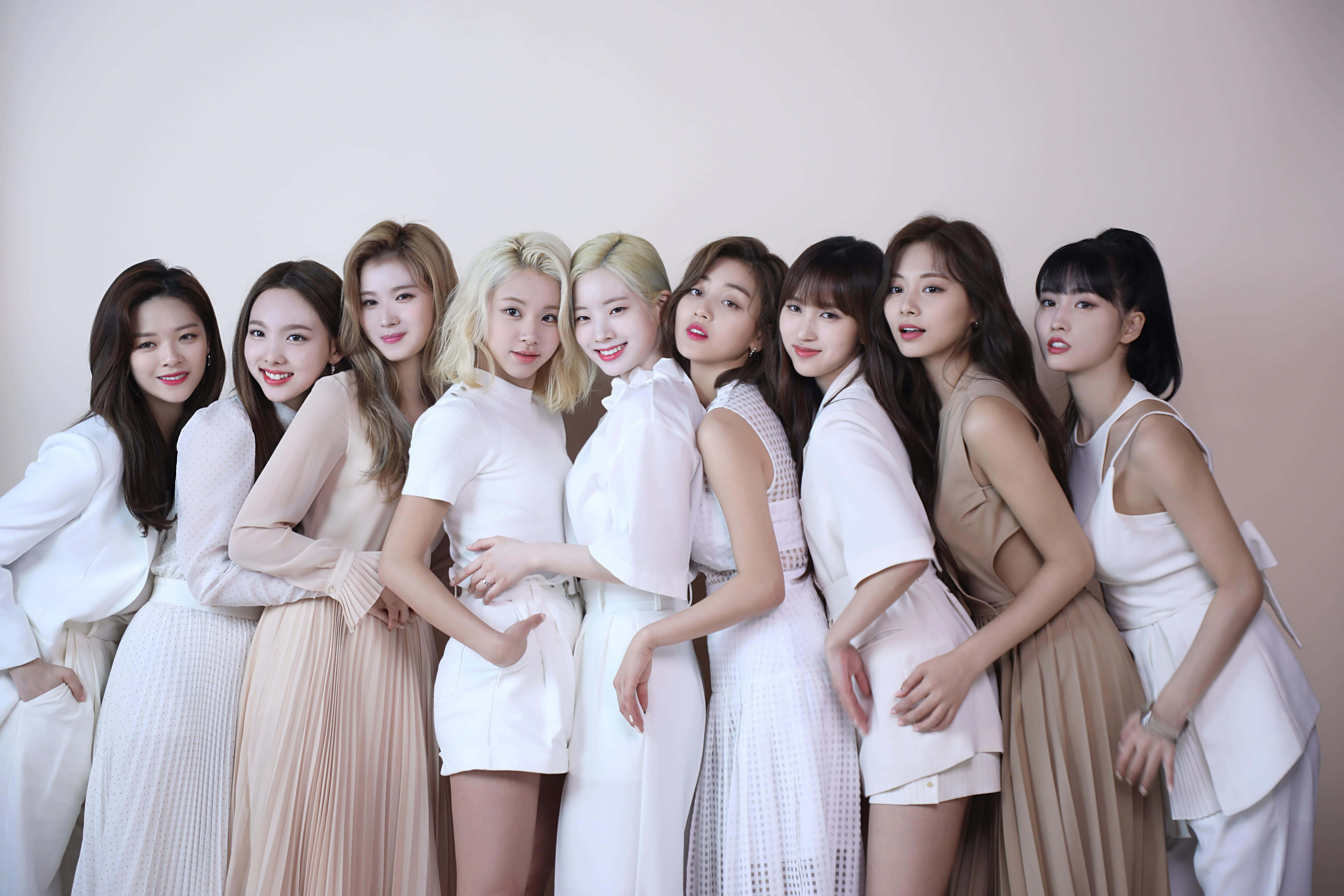 Twice ส่องประกายในการแสดงอันน่าทึ่ง วอลเปเปอร์