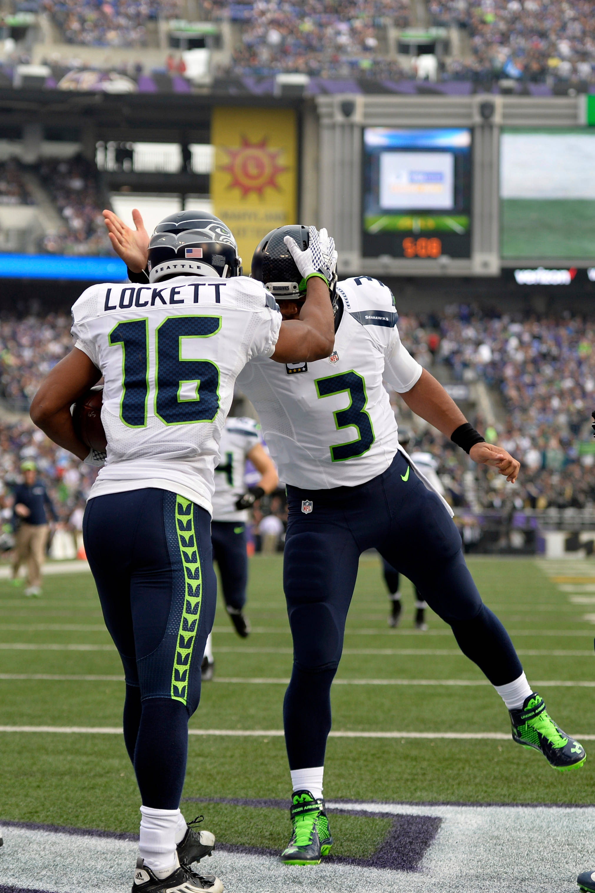 Tyler Lockett Russell Wilson นักฟุตบอล Seattle Seahawks วอลเปเปอร์
