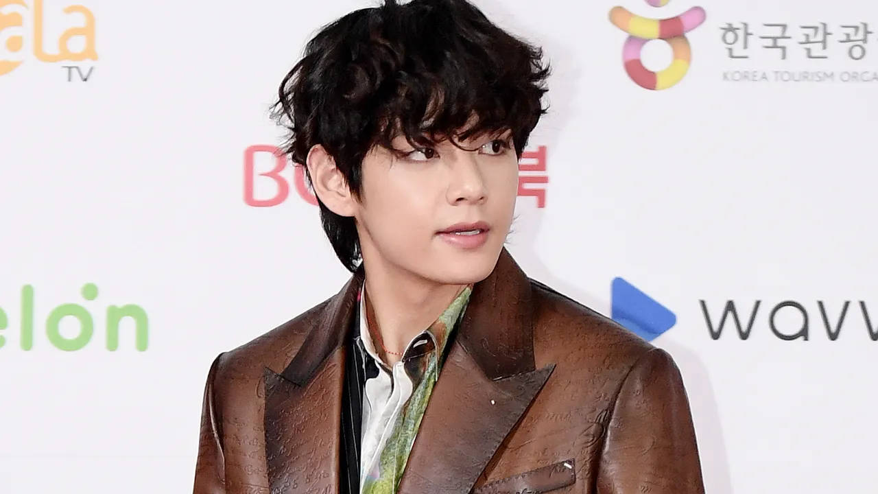 V BTS แจ็กเก็ตหนังสีน้ำตาล วอลเปเปอร์