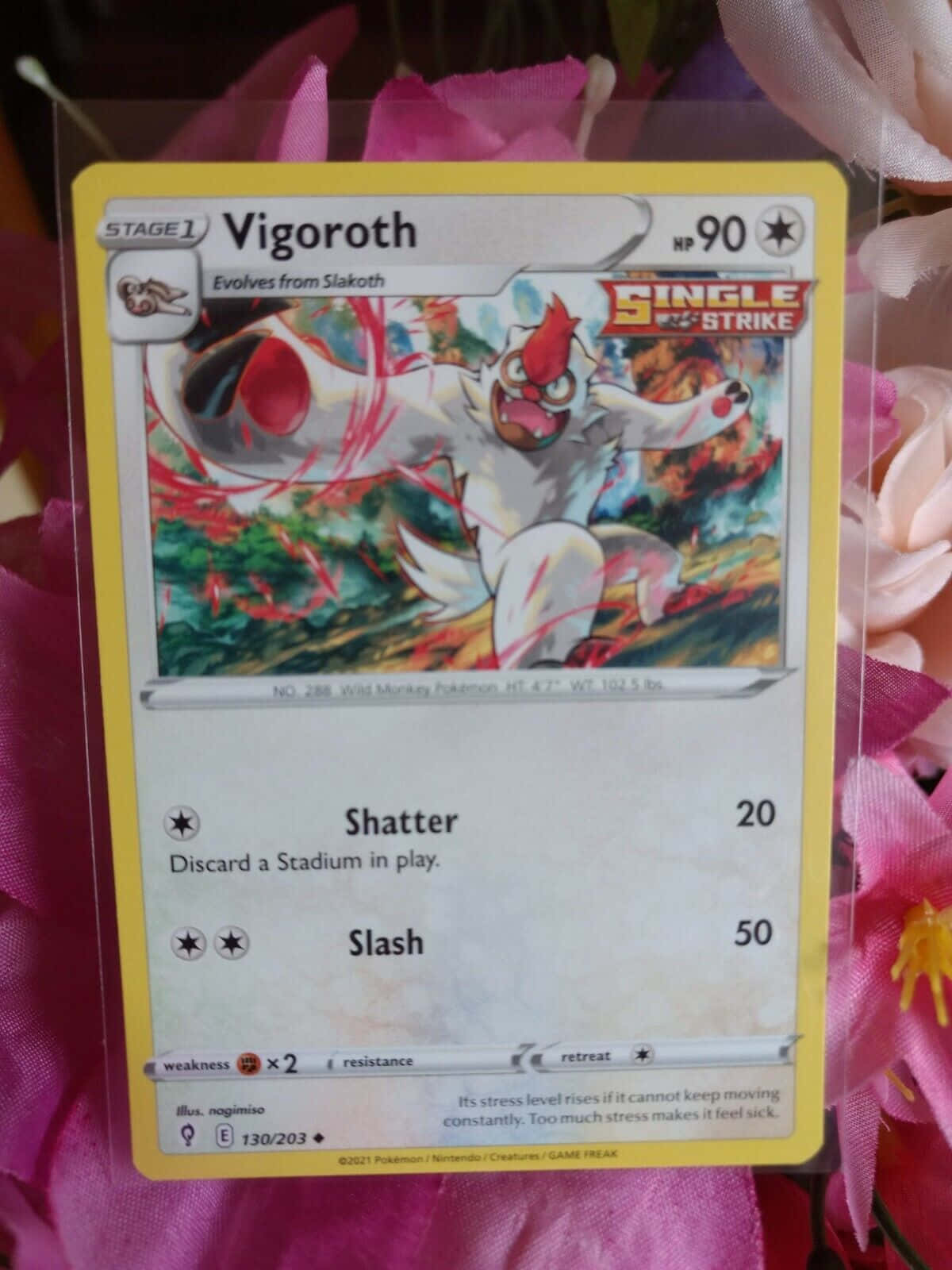 คำบรรยาย: แอ็คشنเข้มข้นพร้อมการ์ดโปเกมอน Vigoroth วอลเปเปอร์