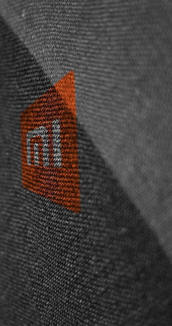 สมาร์ทโฟน Xiaomi บนพื้นหลังไม้ วอลเปเปอร์