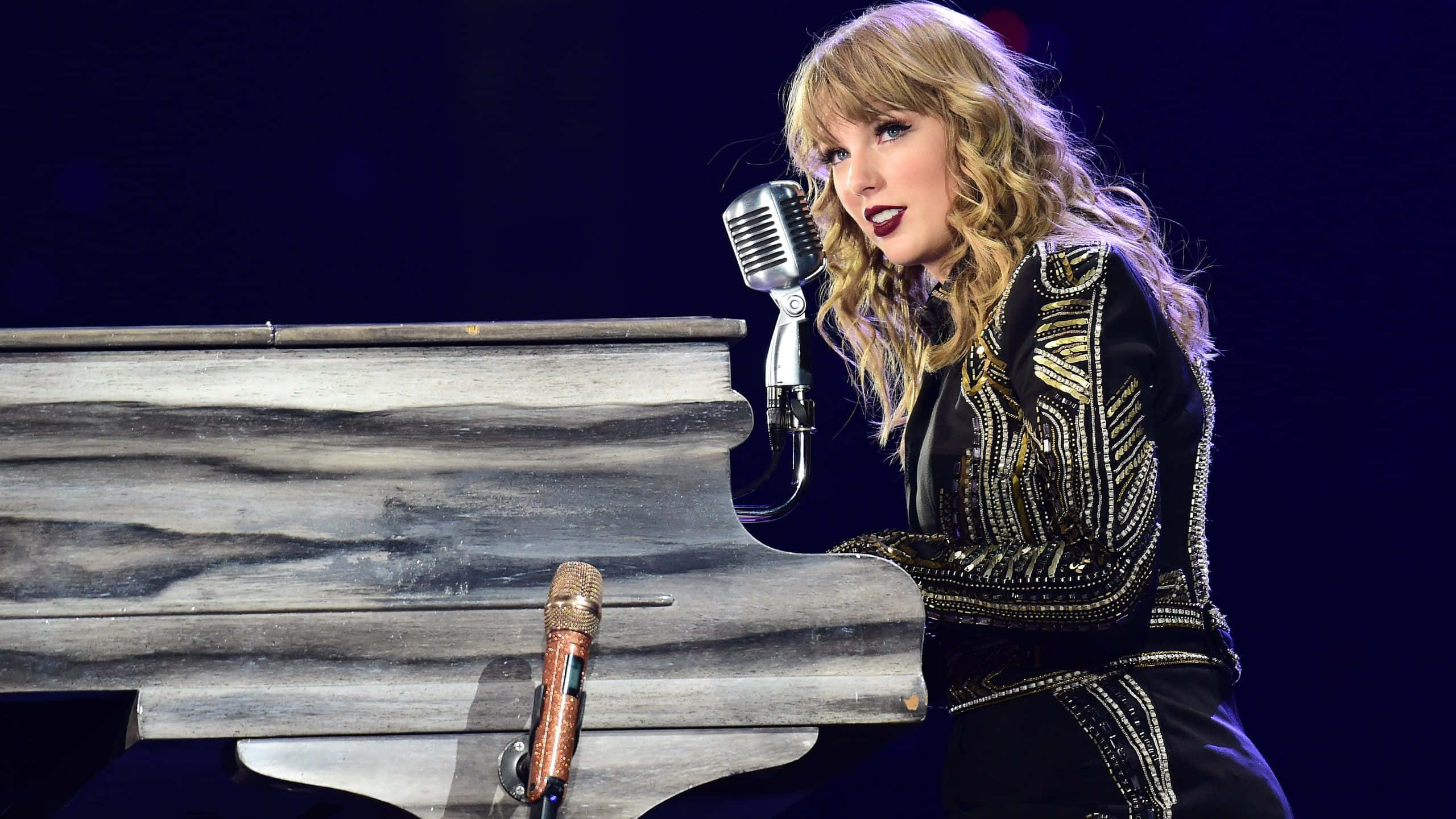 คอนเสิร์ต Taylor Swift Folklore World Tour วอลเปเปอร์