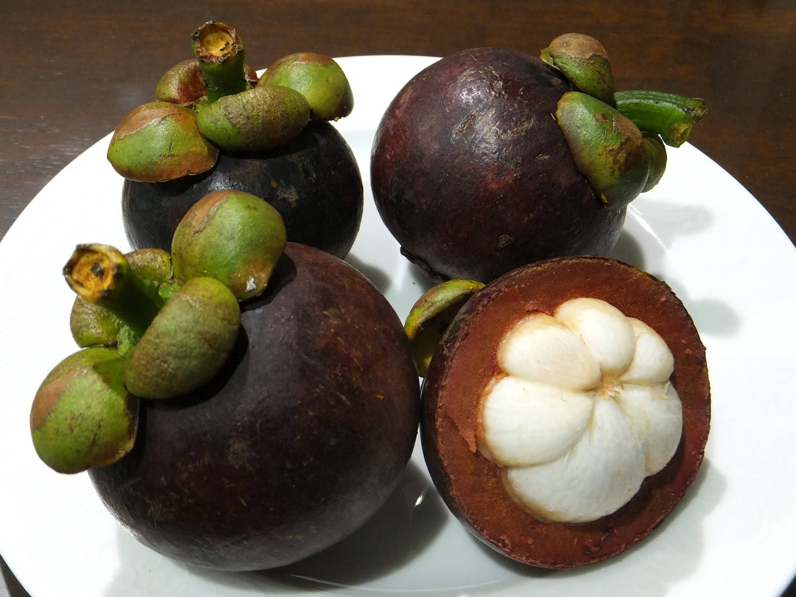 คำอธิบายภาพ: ผลมังคุดแสนอร่อยจากคอสตาริกา วอลเปเปอร์