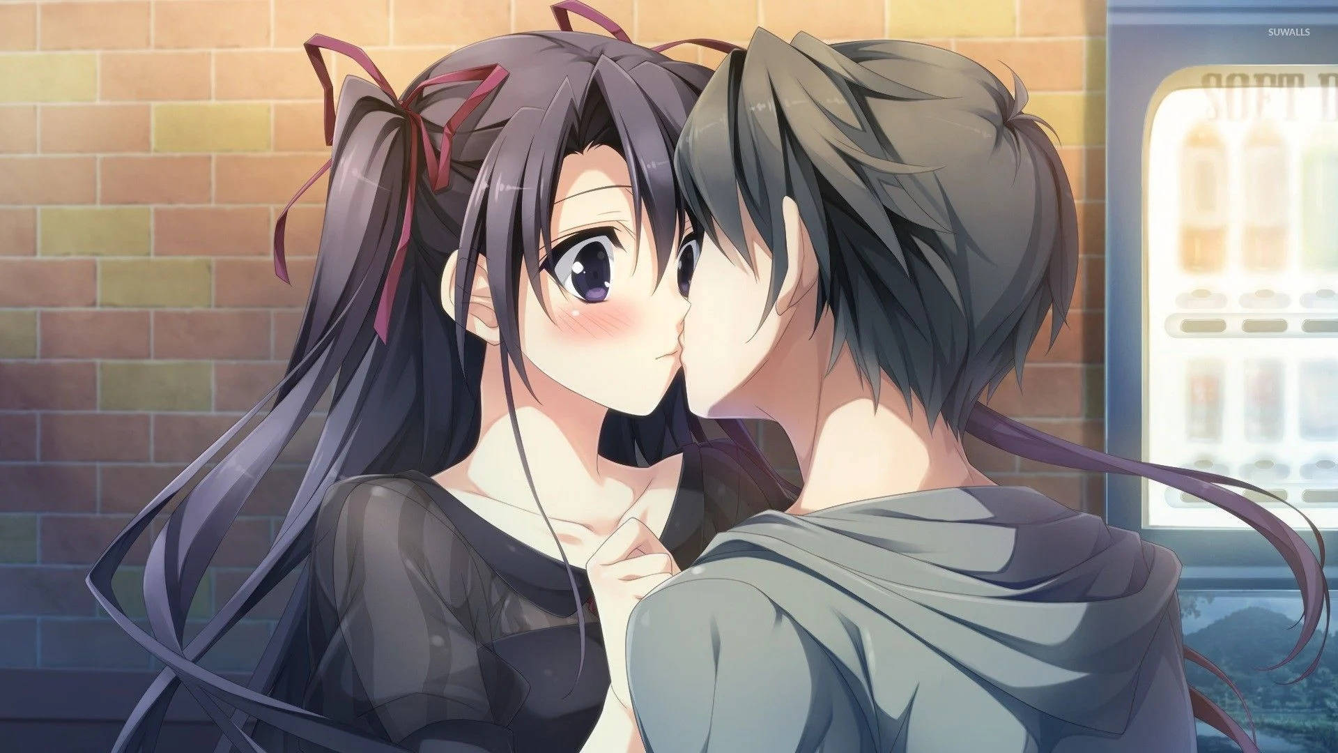 คู่รักอนิเมะน่ารักกำลังจูบกันริมกำแพงอิฐ วอลเปเปอร์