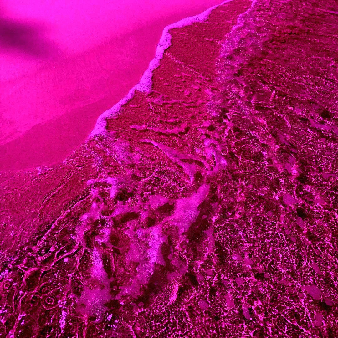 ชายหาดสีชมพูร้อนสไตล์อีสเทติก วอลเปเปอร์
