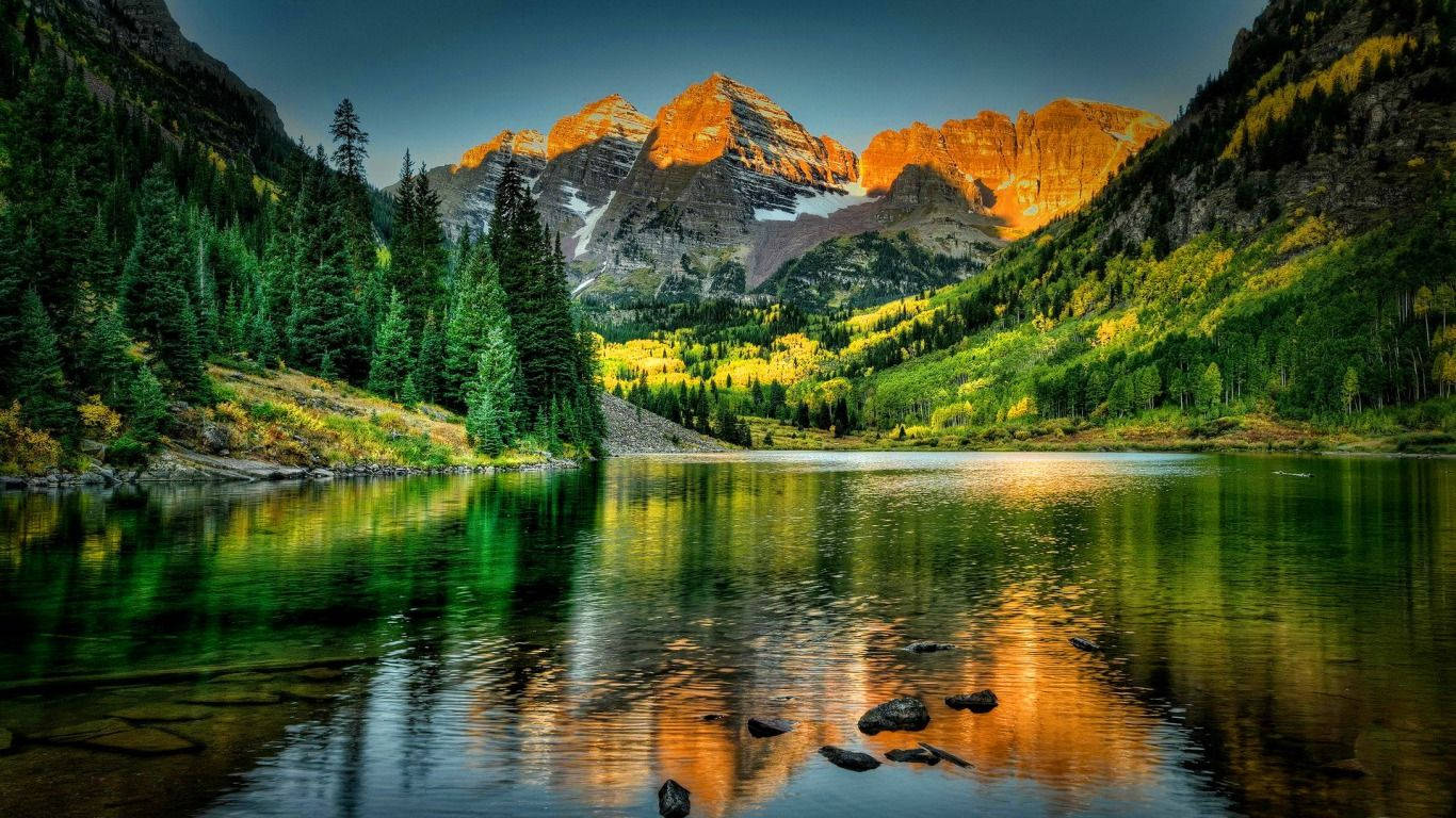 ทิวทัศนตระการตาของทะเลสาบ Maroon Bells วอลเปเปอร์