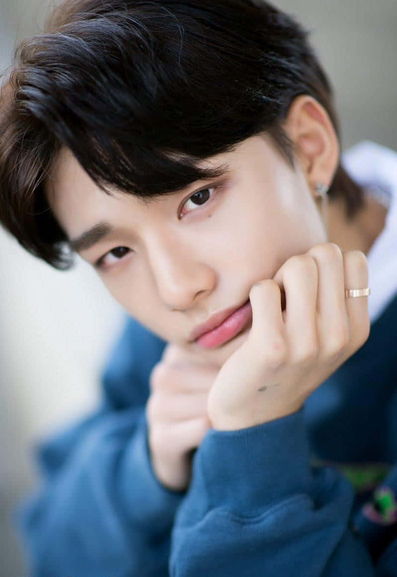 นักร้องเกาหลีใต้ ฮยอนจิน โพสท่าให้ Dispatch วอลเปเปอร์