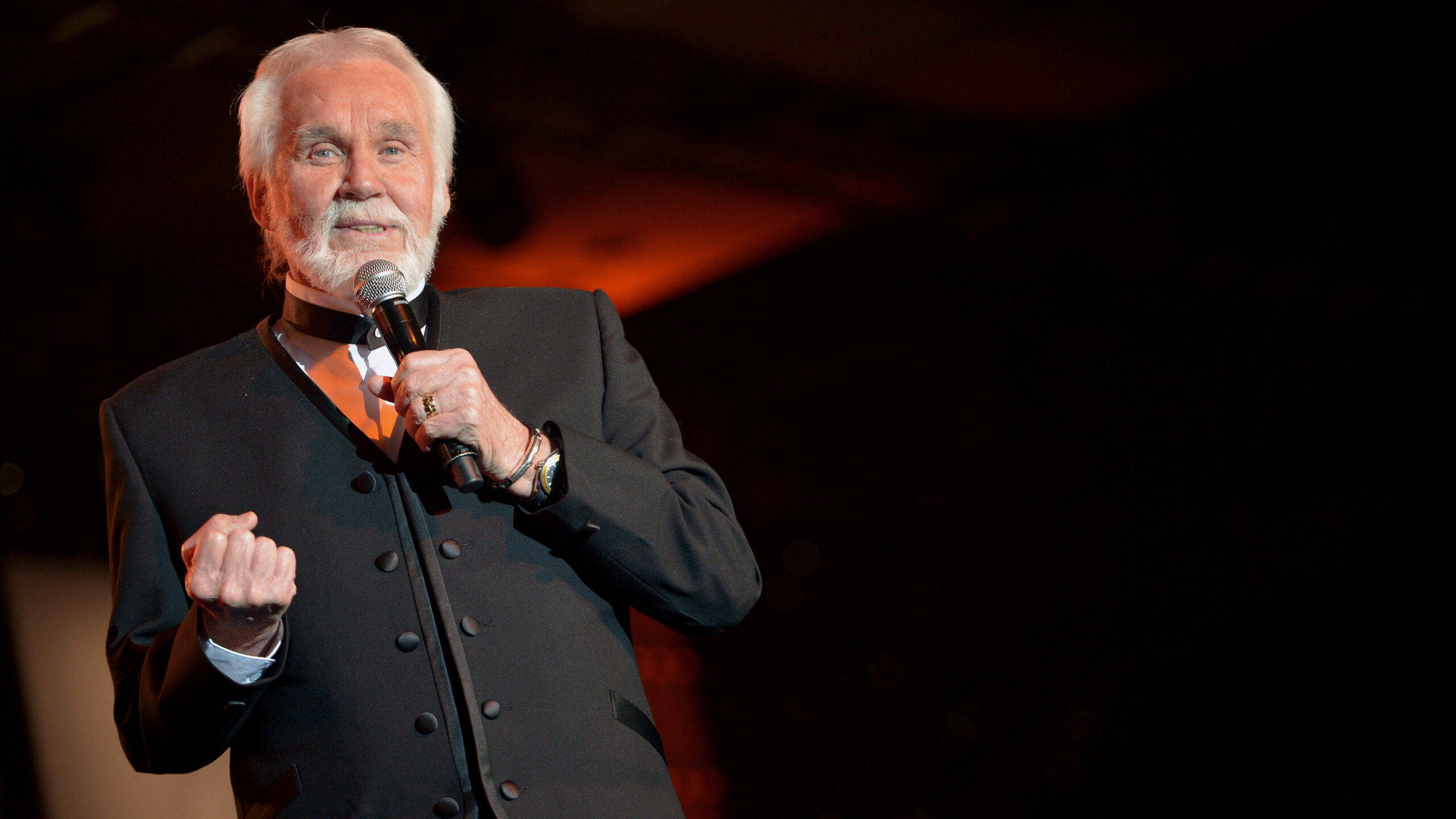 นักแต่งเพลงชื่อดังชาวอเมริกัน เคนนี่ โรเจอร์ส วอลเปเปอร์