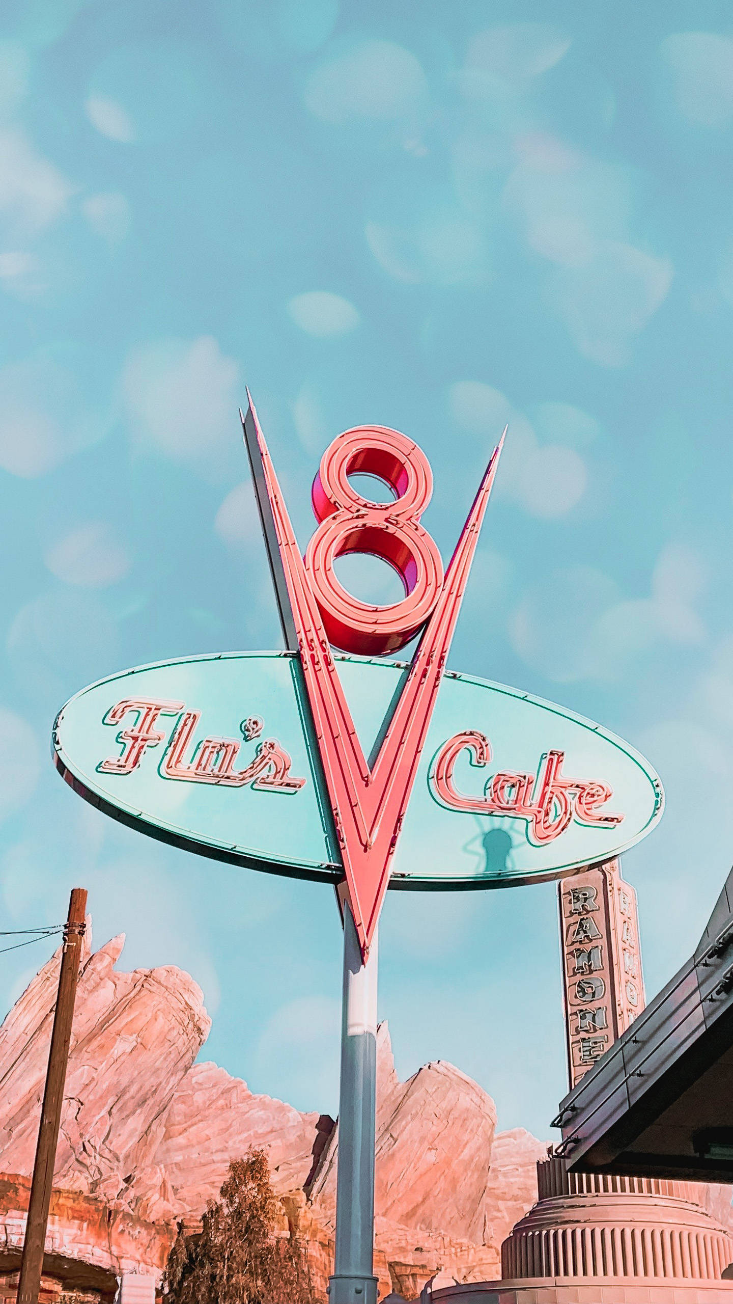 ป้ายไฟนีออน Flo's V8 Cafe ที่ดิสนีย์แลนด์ วอลเปเปอร์