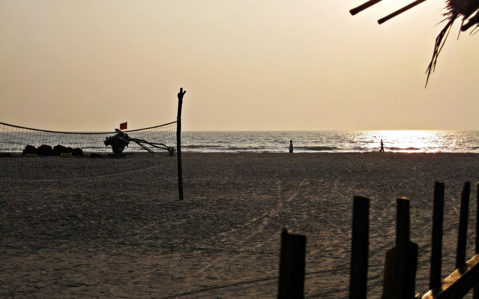 วอลเปเปอร์ชายหาดในบ่ายที่อบอุ่น — ชายหาด วอลเปเปอร์