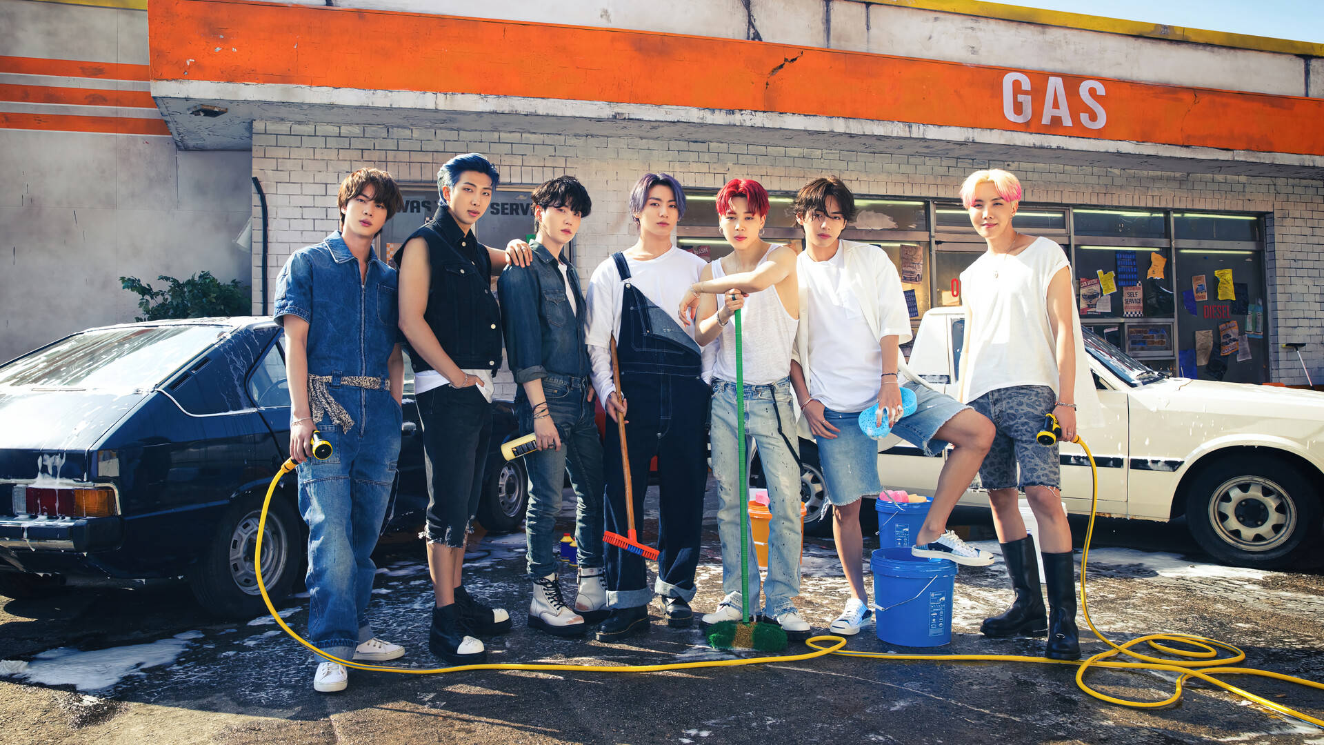 ภาพกลุ่ม BTS ที่สถานีล้างรถ วอลเปเปอร์