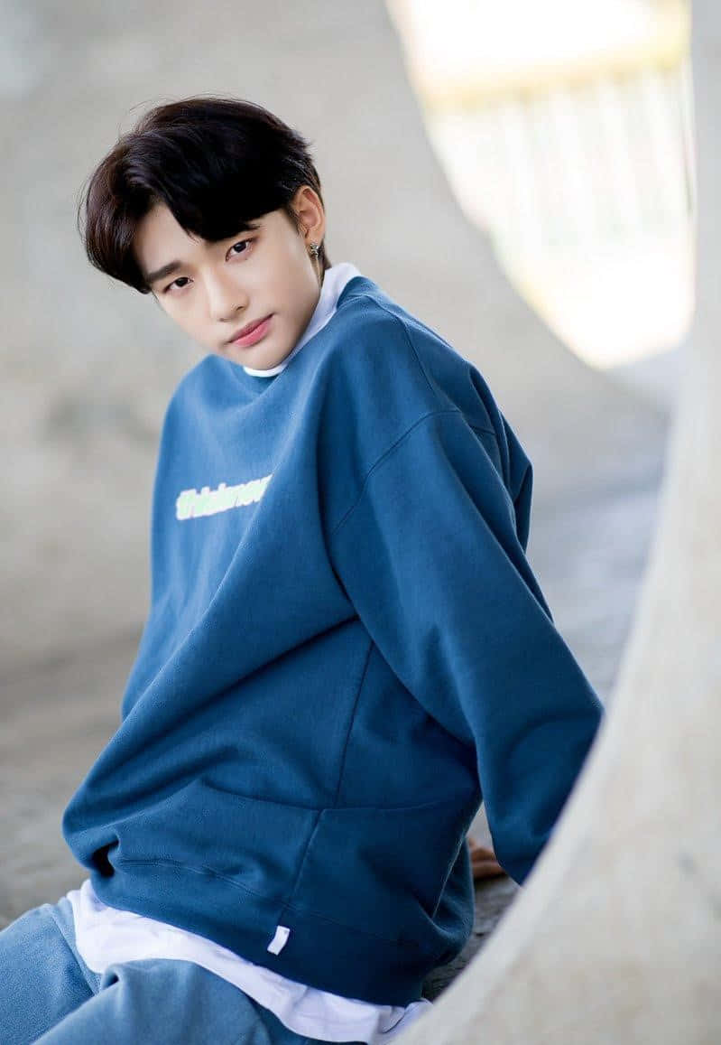 ภาพถ่ายแฟชั่นสุดชิคของฮยอนจิน แร็ปเปอร์ชาวเกาหลีใต้ วอลเปเปอร์