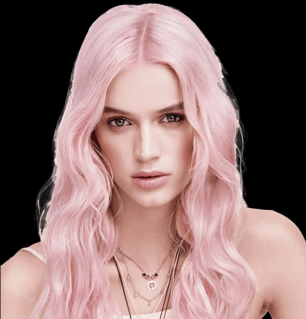 ภาพพอร์เทรทผมสีชมพูหยิกเป็นลอน วอลเปเปอร์