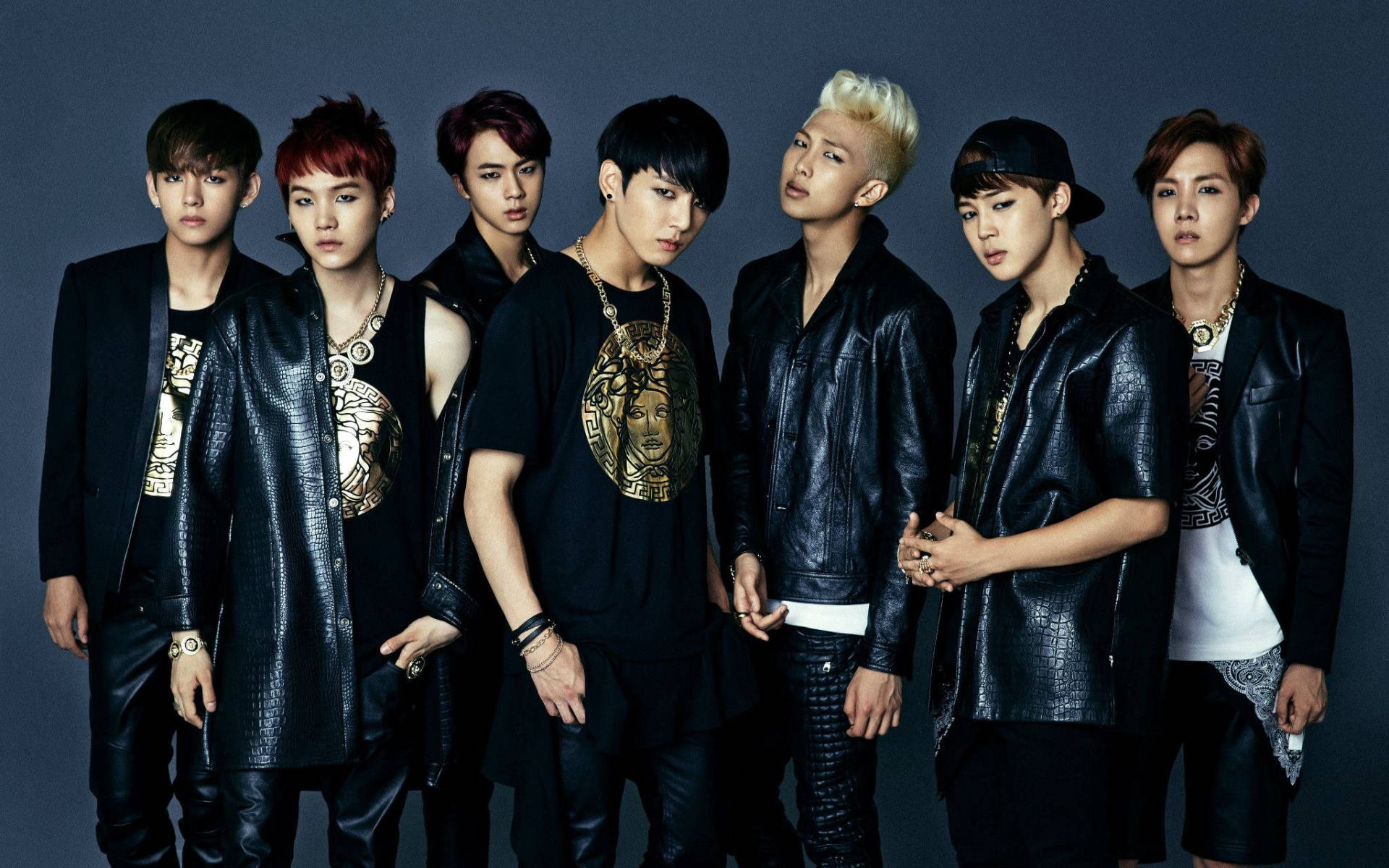 ภาพหมู่ BTS ในชุดดำ วอลเปเปอร์