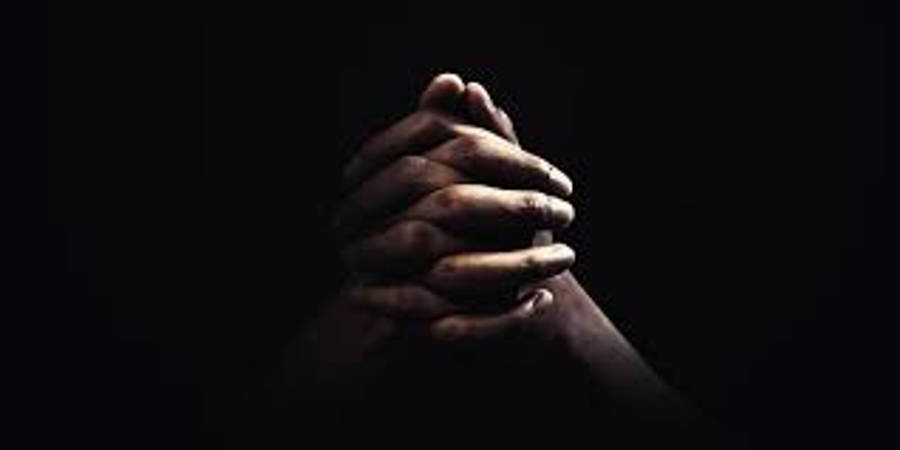 มือประสานกันสวดมนต์สไตล์ดำ วอลเปเปอร์