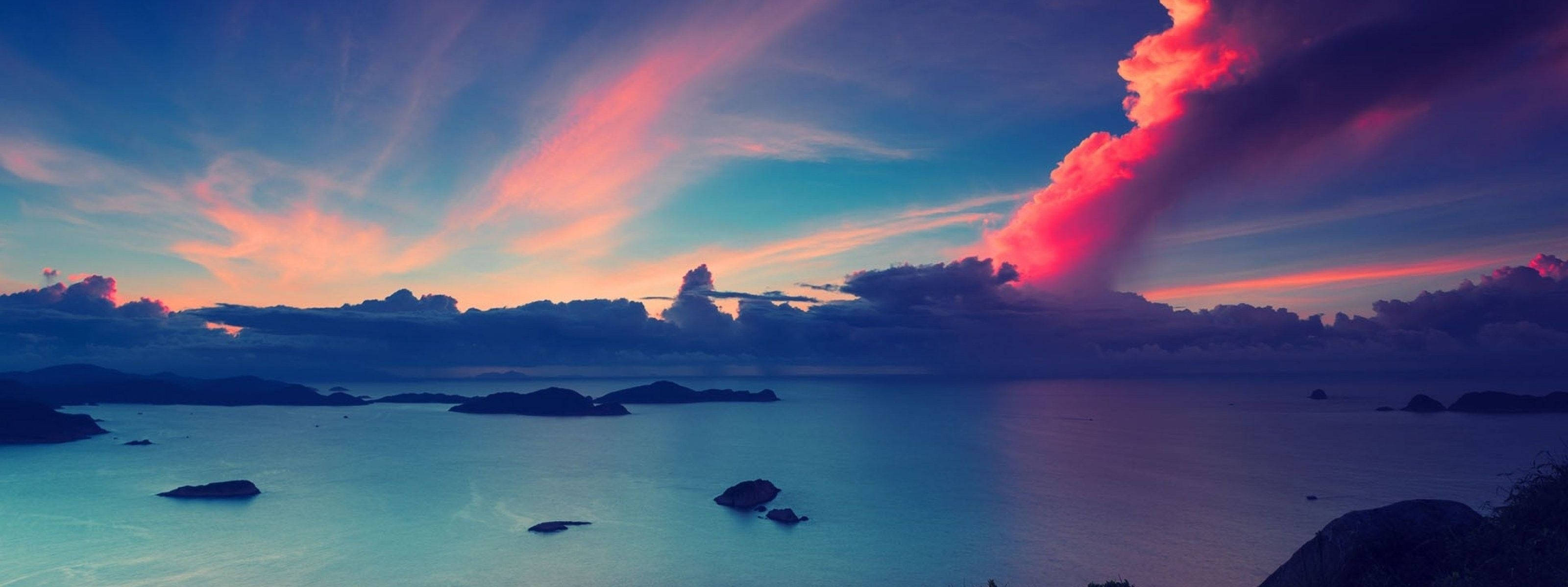 มุมมองทางอากาศของทะเลสวยงามพร้อมเกาะต่างๆ วอลเปเปอร์