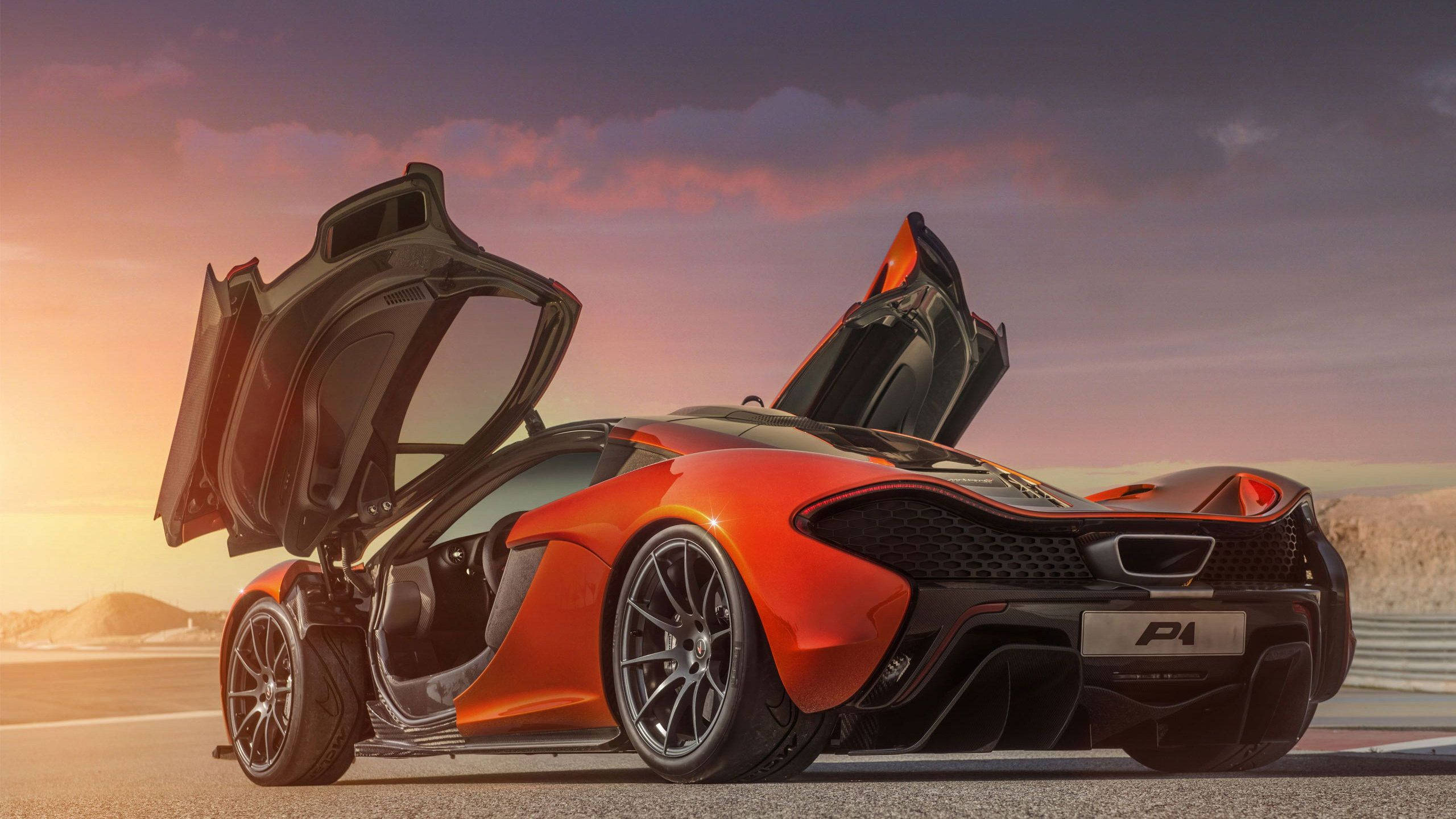 รถสปอร์ตสุดเจ๋ง McLaren Volcano วอลเปเปอร์
