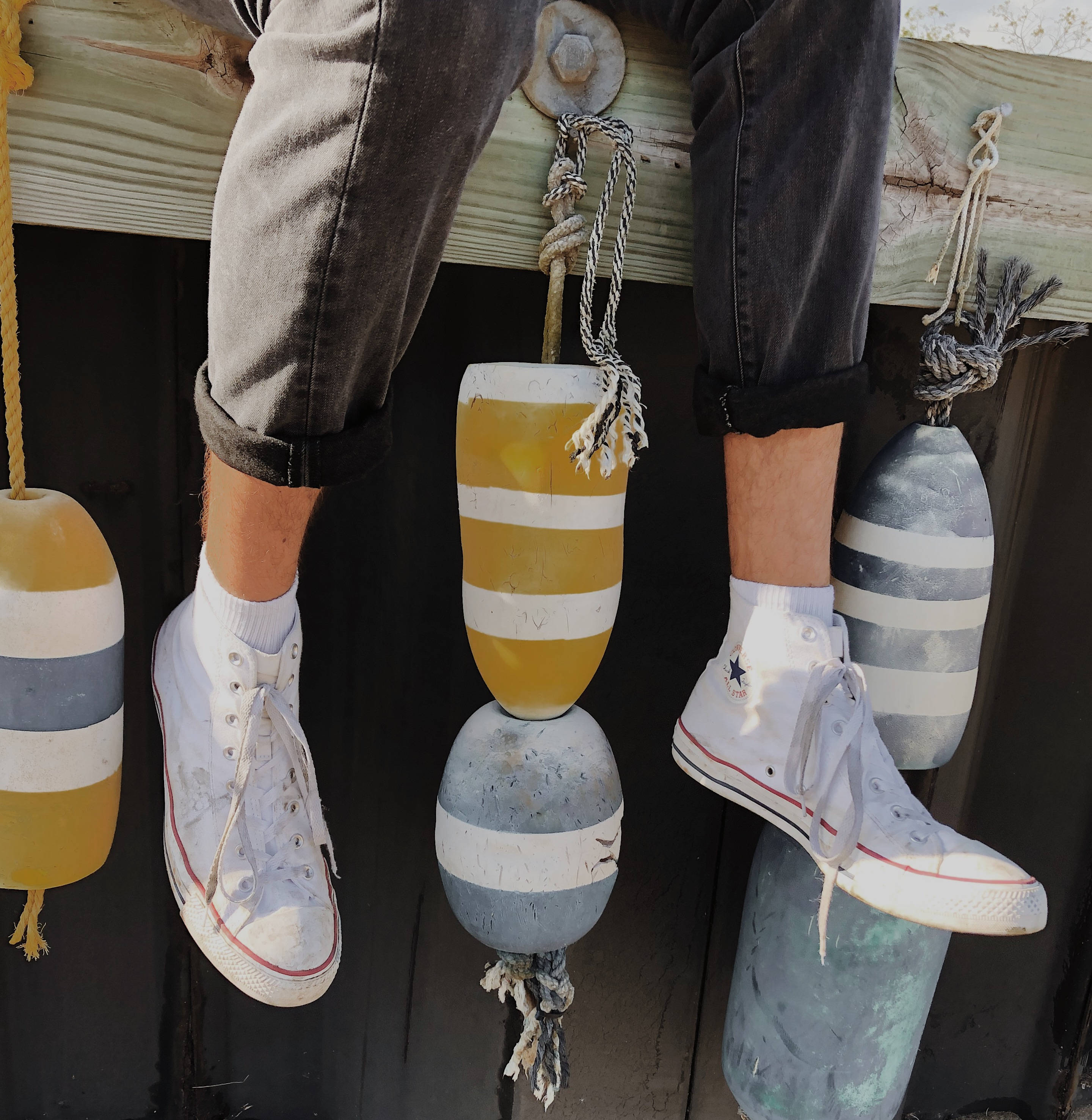 รองเท้า Converse Chuck Taylor สีขาวคลาสสิก วอลเปเปอร์