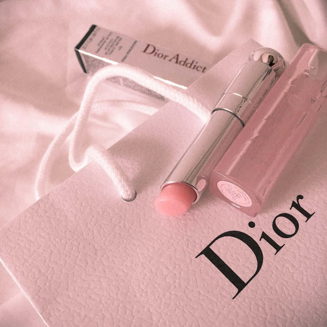 รูปภาพเครื่องสำอาง Dior สีชมพูสไตล์สวยงาม วอลเปเปอร์