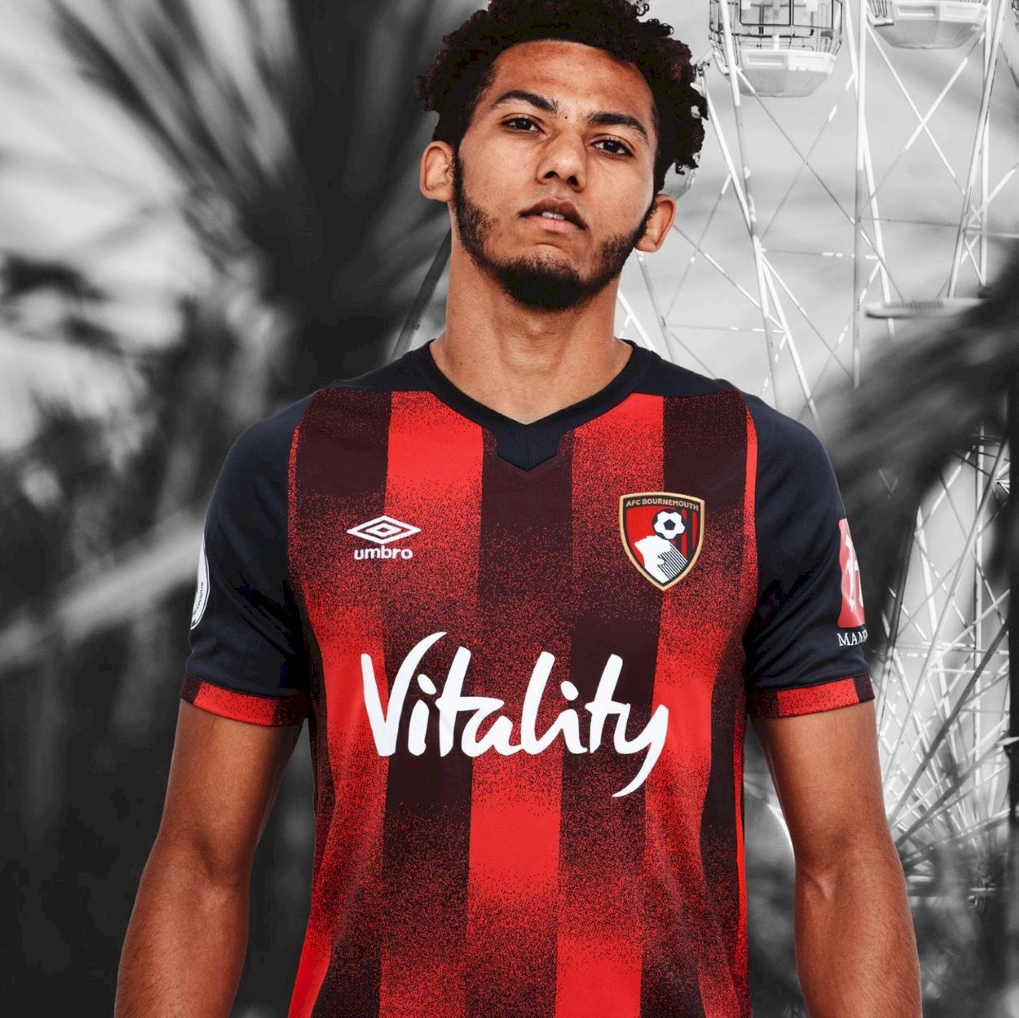 ลอยด์ เคลลี่ สวมเสื้อเอเอฟซี บอร์นมัธ วอลเปเปอร์