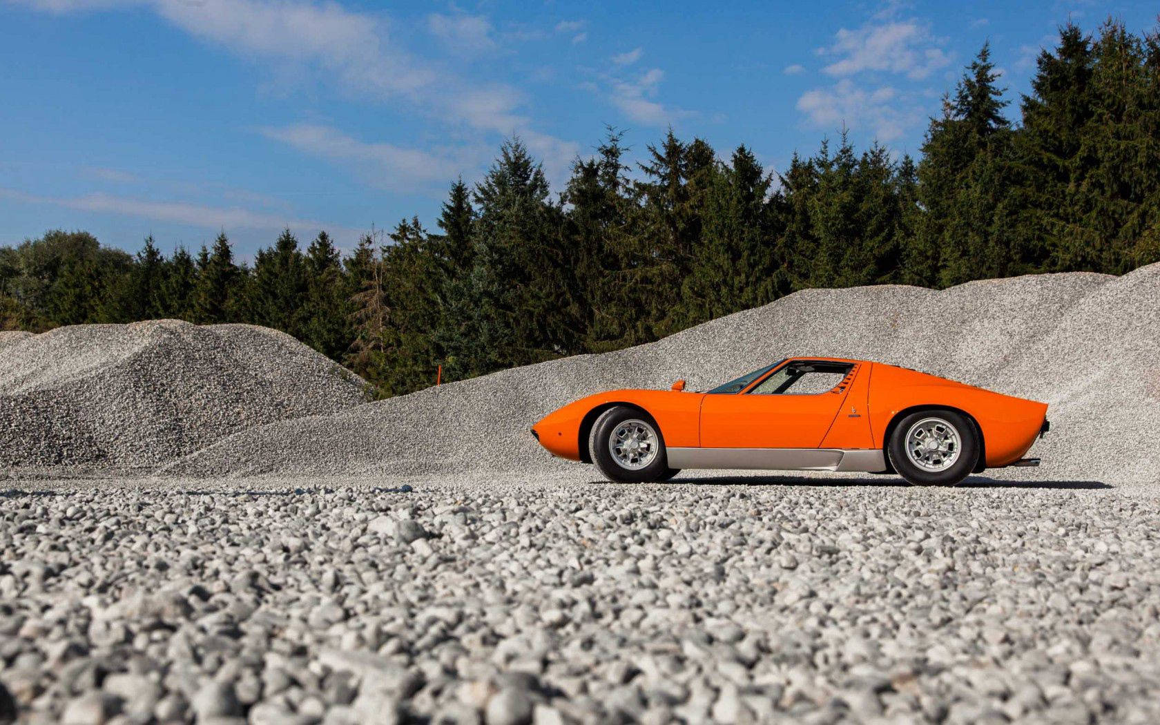 วอลเปเปอร์ลัมโบร์กินี มิวรา สีส้มบนถนนลูกรัง — Lamborghini วอลเปเปอร์
