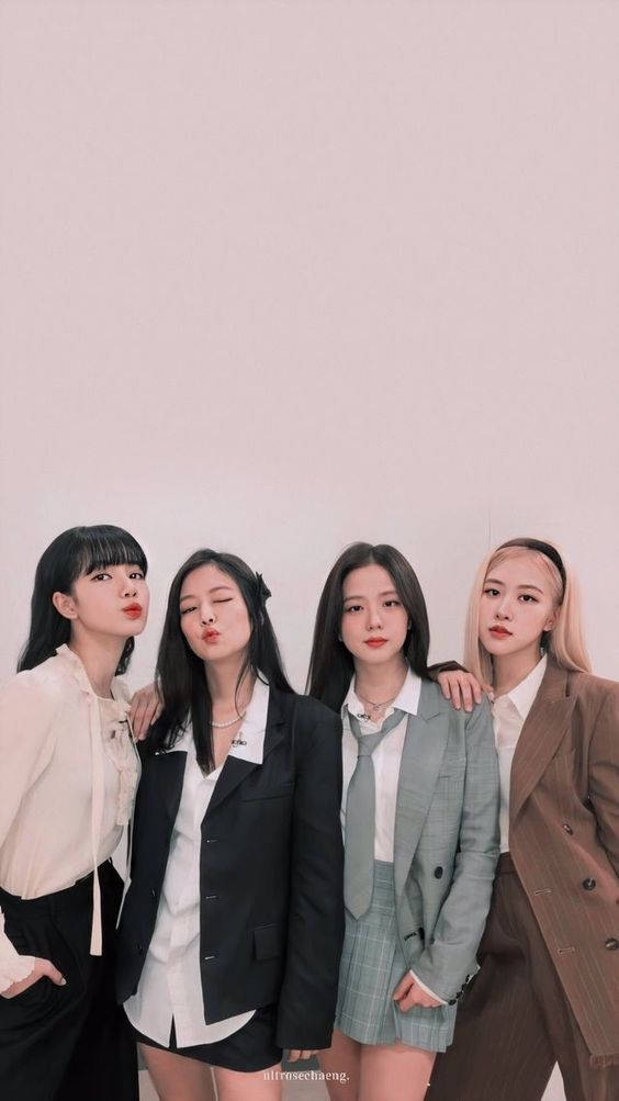 สวมสูทสไตล์แบล็คพิงค์ วอลเปเปอร์
