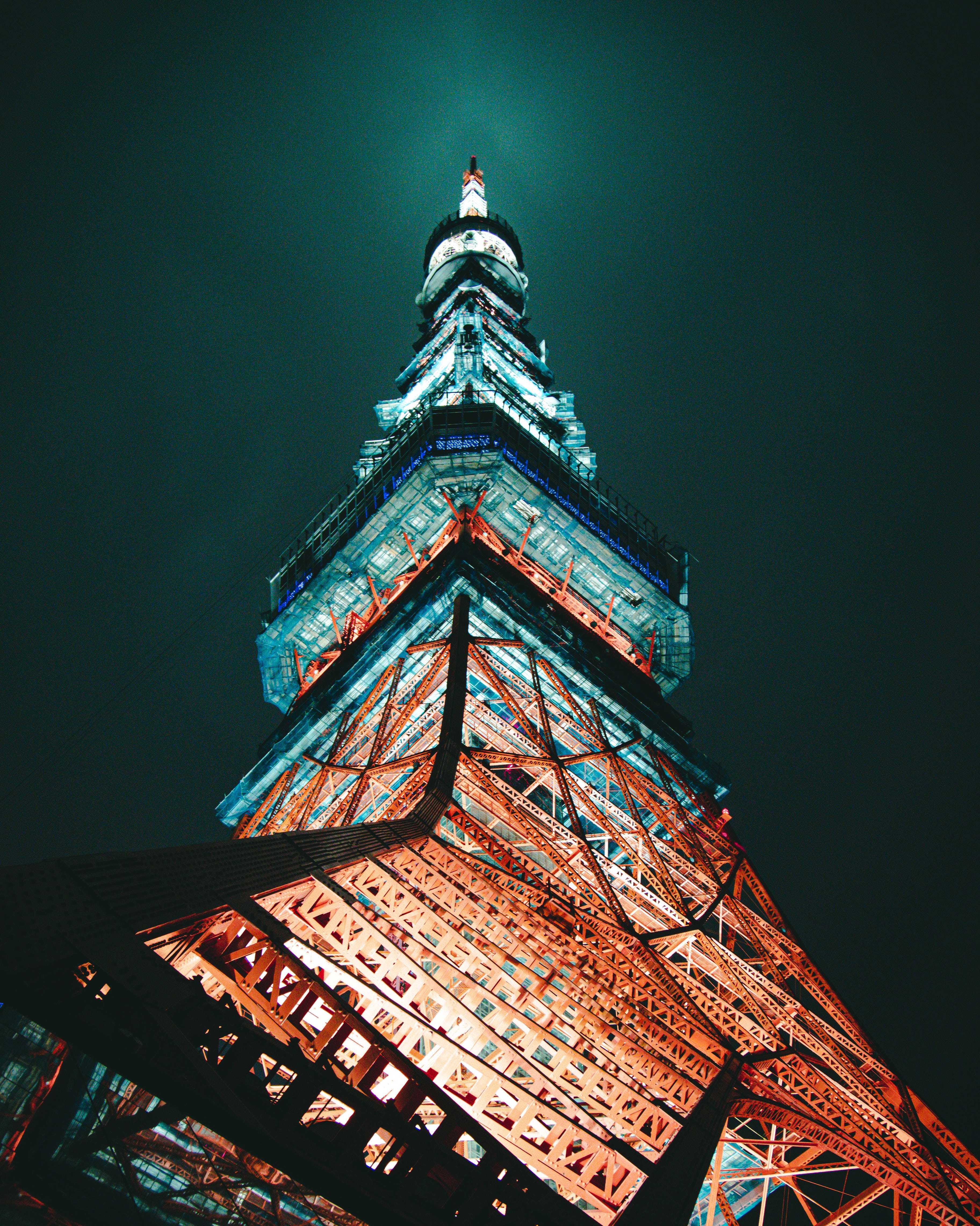 หอคอยโตเกียวไฟสีแดงสีน้ำเงิน วอลเปเปอร์