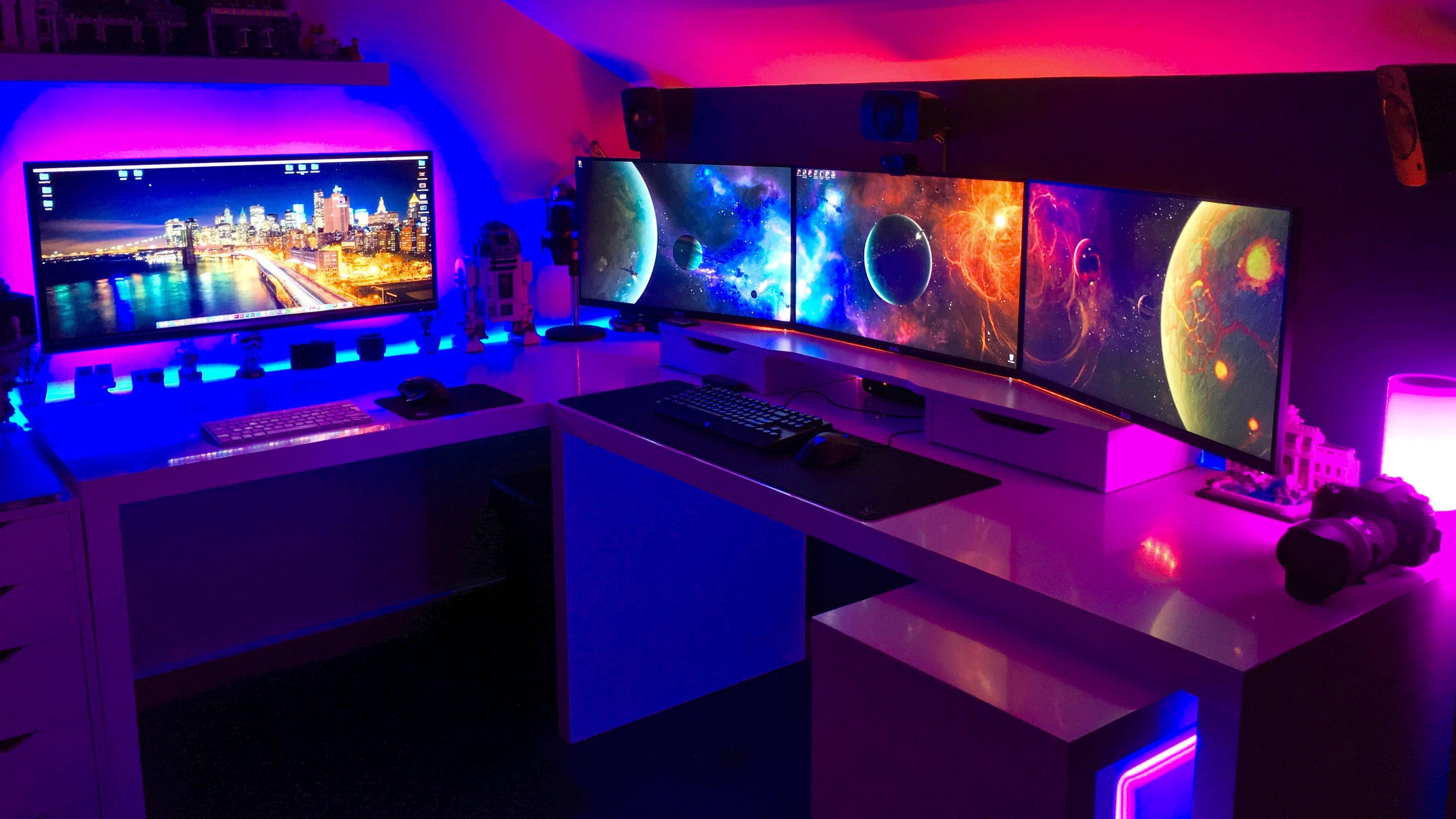 ห้องเกมมิ่งกาแล็กซี่สามจอ วอลเปเปอร์