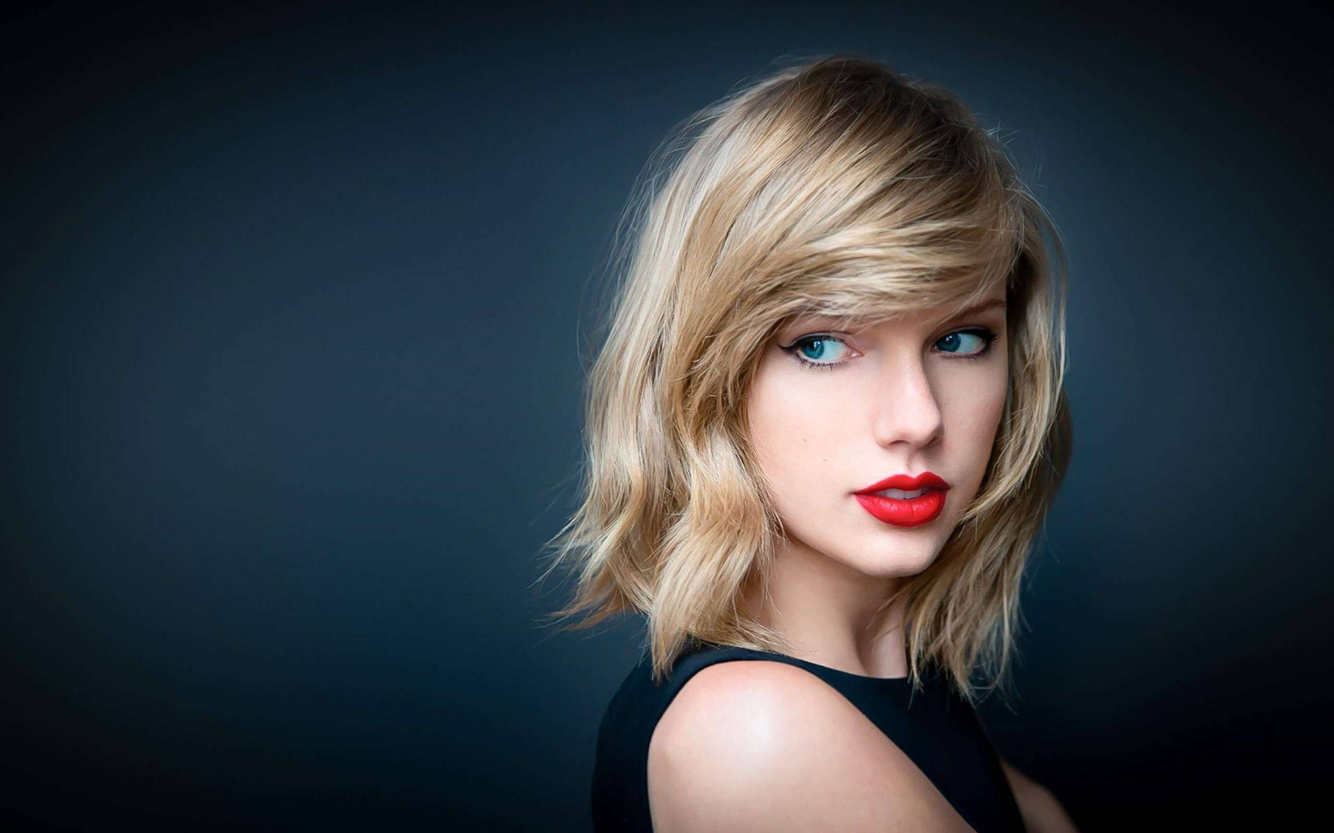 วอลเปเปอร์เทย์เลอร์ สวิฟต์สวยผมบลอนด์และตาสีฟ้าเขียว — Taylor Swift วอลเปเปอร์
