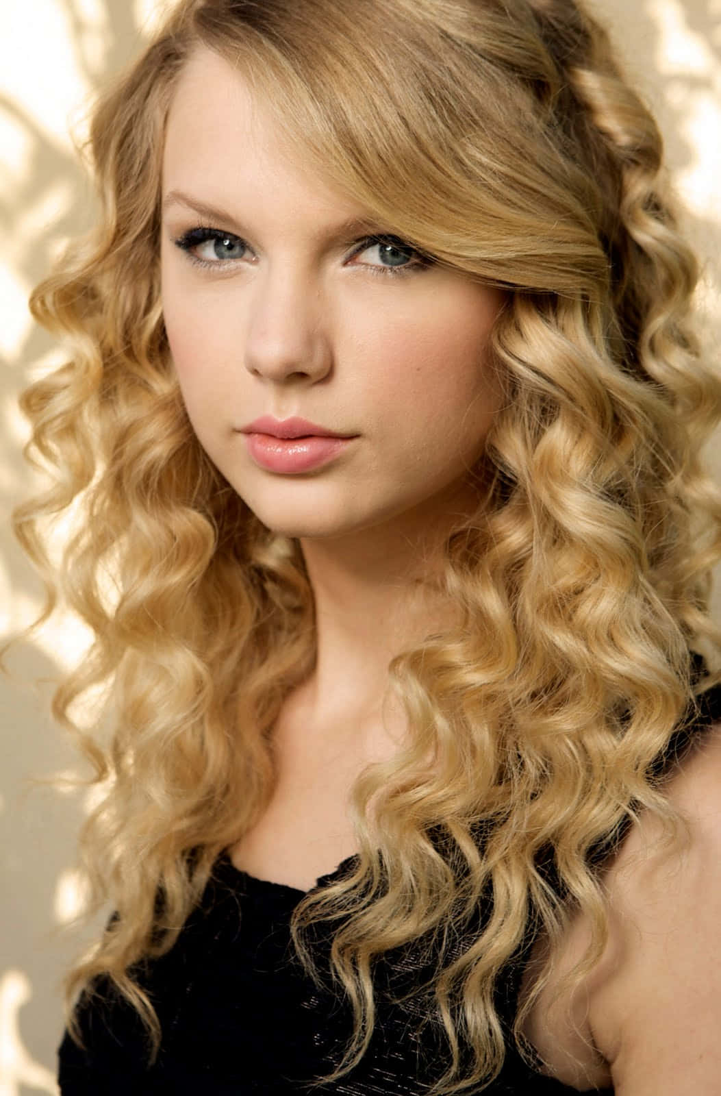 เทย์เลอร์ สวิฟต์โชว์รอยยิ้มสวยๆ วอลเปเปอร์