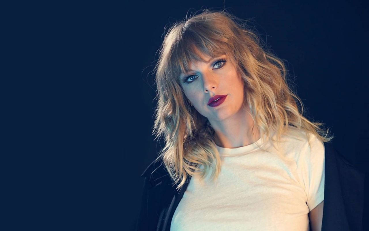 วอลเปเปอร์ผมสวยยุ่งเหยิงของเทย์เลอร์ สวิฟต์ — Taylor Swift วอลเปเปอร์