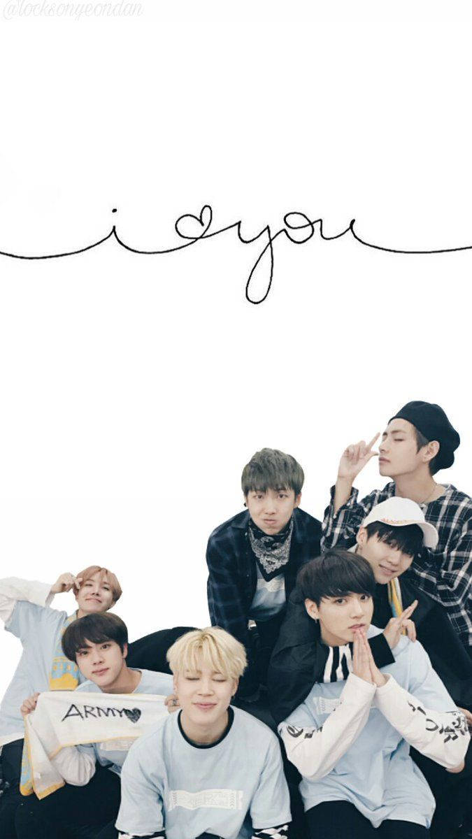 สมาชิกบอยแบนด์ BTS V, จองกุก, จีมิน, ชูก้า, จิน, อาร์เอ็ม และเจโฮป ในชุดลำลองสีขาวพร้อมพื้นหลังมินิมอล — Bts วอลเปเปอร์