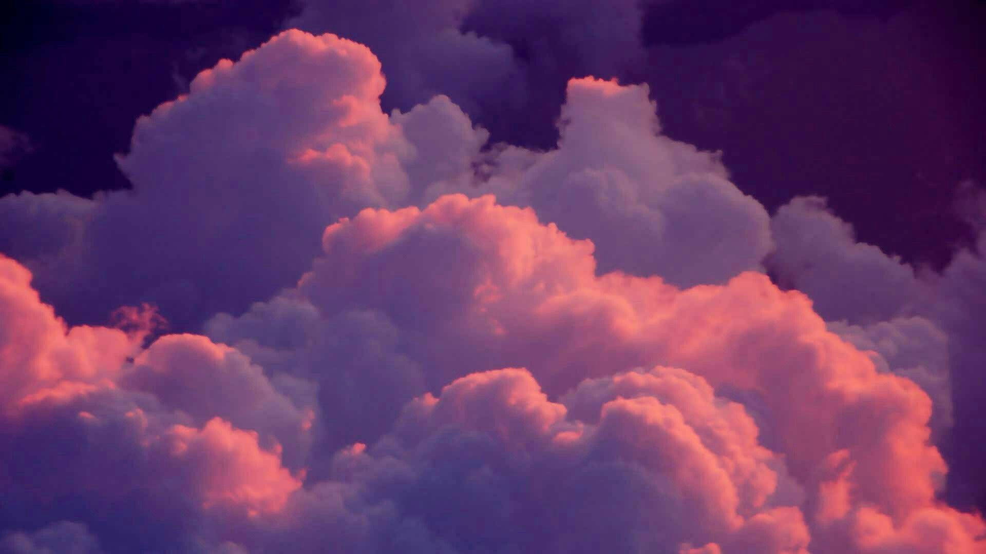 เมฆสวยแนวอาร์ตสีแดงเข้ม วอลเปเปอร์