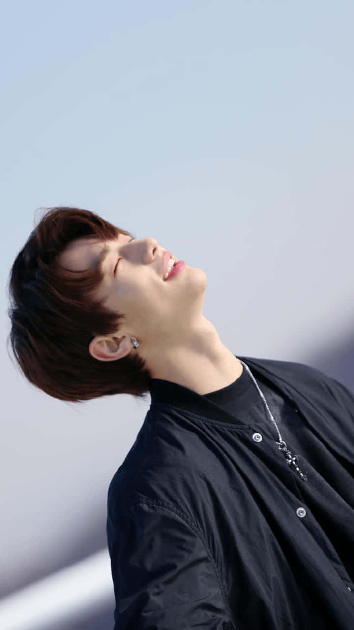 แร็ปเปอร์ชาวเกาหลีใต้ ฮยอนจิน หลับตา วอลเปเปอร์