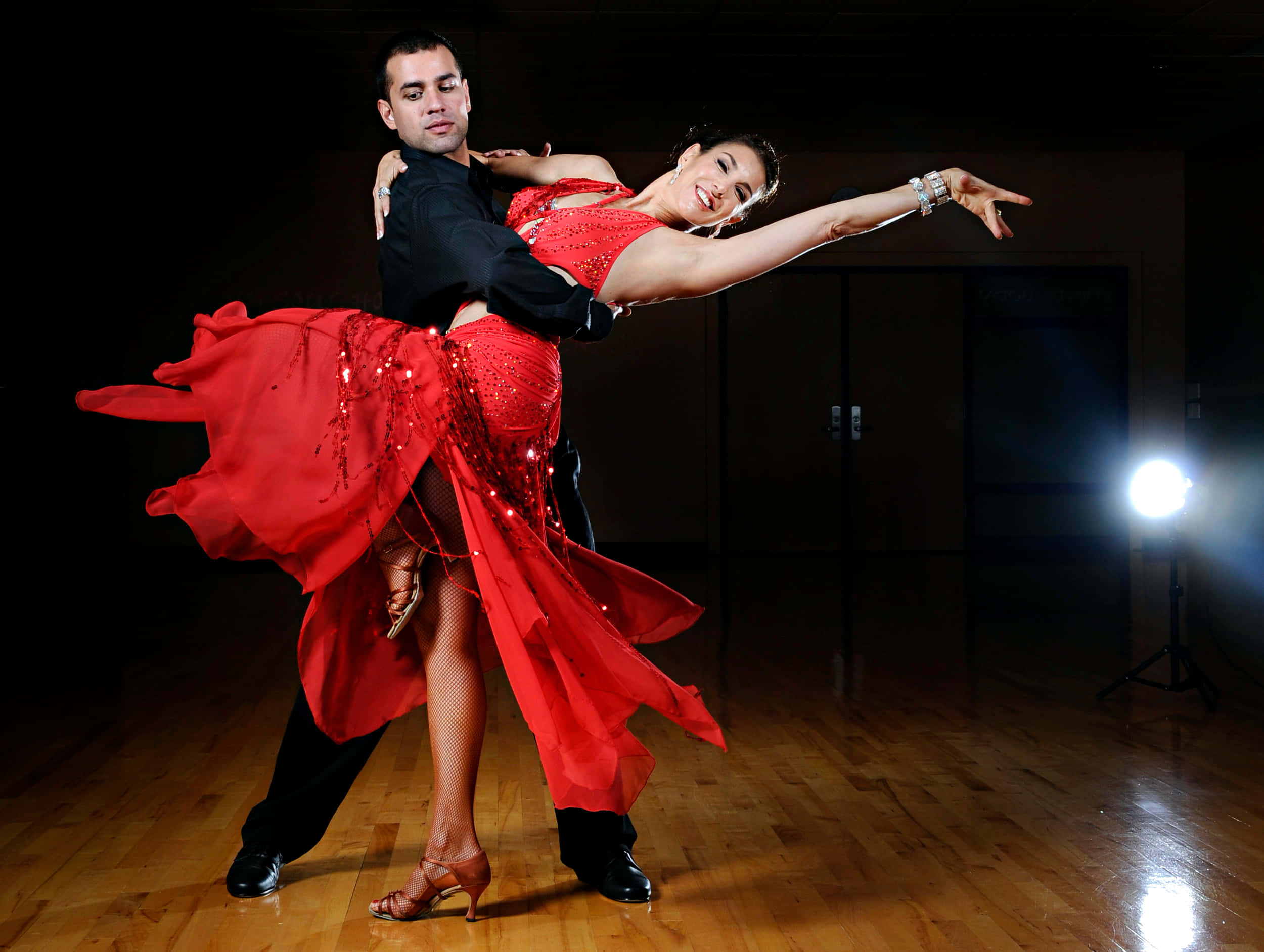 แสดงความหลงใหลของคุณด้วยสุนทรียะสีแดง! วอลเปเปอร์
