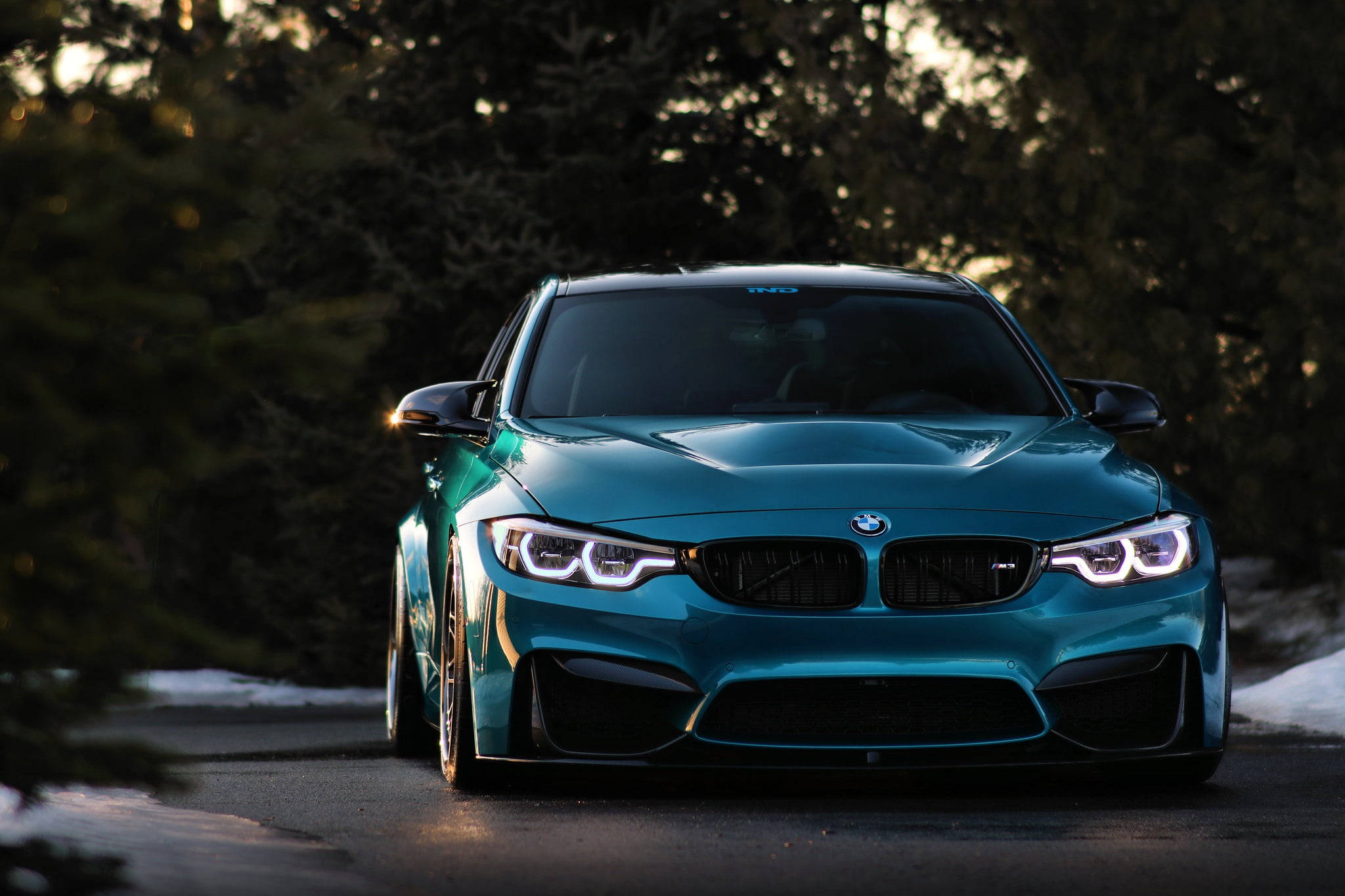 โน๊ตบุ๊ค BMW สีเทอร์ควอยซ์ วอลเปเปอร์