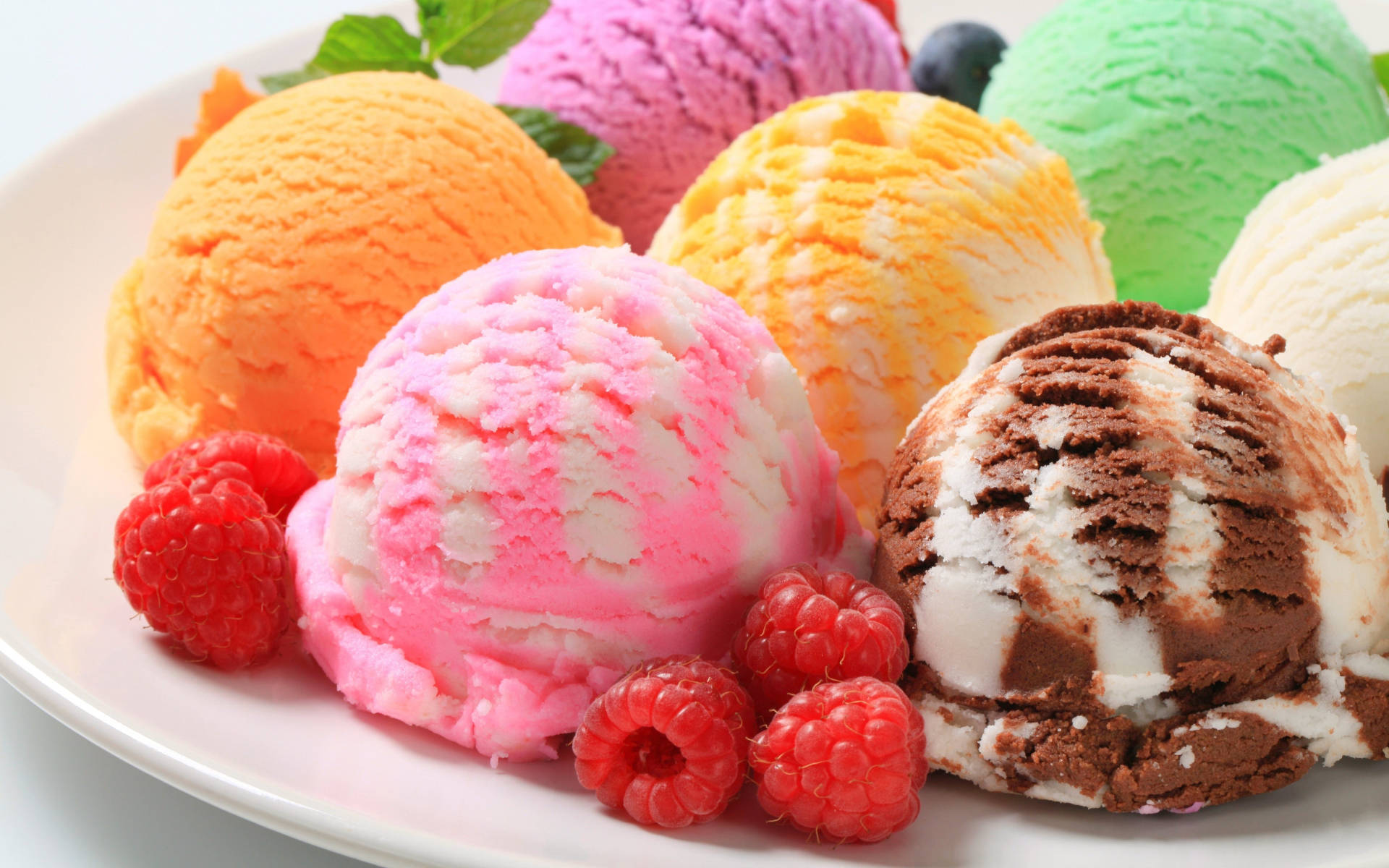 ไอศกรีมและเบอร์รี่นานาชนิด วอลเปเปอร์