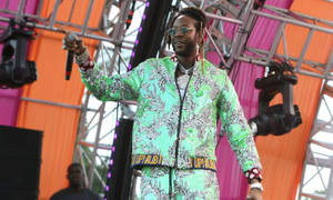 วอลเปเปอร์ 2 Chainz ที่งาน Revolve Festival — ละเอียด วอลเปเปอร์