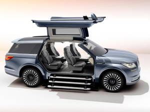 2021 Lincoln Navigator พร้อมประตูแบบปีกนก — รถ GIF วอลเปเปอร์