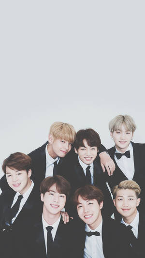 วอลเปเปอร์ BTS ของ วี จองกุก จีมิน ชูก้า จิน อาร์เอ็ม และเจโฮป สวมชุดสูทสีดำ
