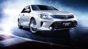 Camry สีขาว Toyota 4K พร้อมควัน — 4K วอลเปเปอร์