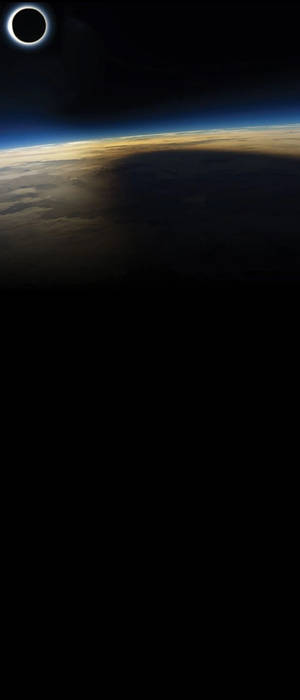 Dramatic Dark Earth - Punch Hole 4K — กาแล็กซี่ Z Flip วอลเปเปอร์