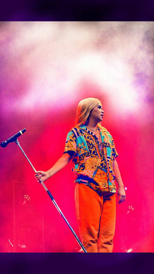 วอลเปเปอร์คอนเสิร์ต Hayley Kiyoko — 9:16 วอลเปเปอร์