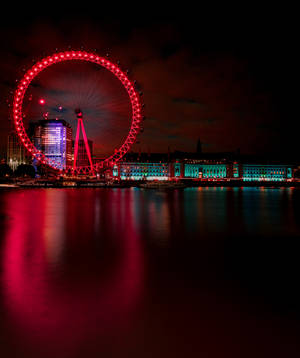 วอลเปเปอร์ London Eye พร้อมแสงสีแดงสวยงาม — Galaxy Z Fold 6 วอลเปเปอร์